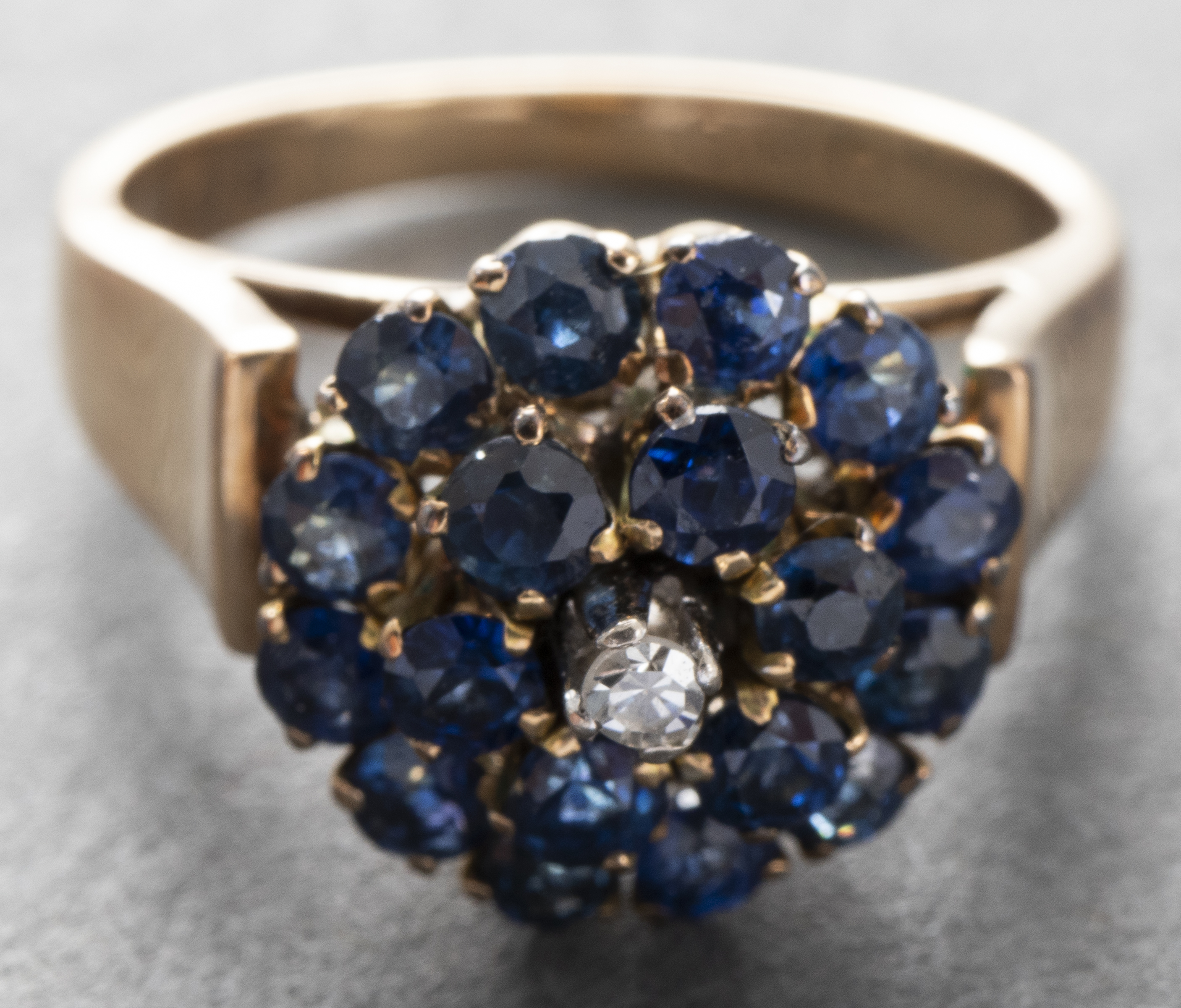 14K YELLOW GOLD SAPPHIRE & DIAMOND