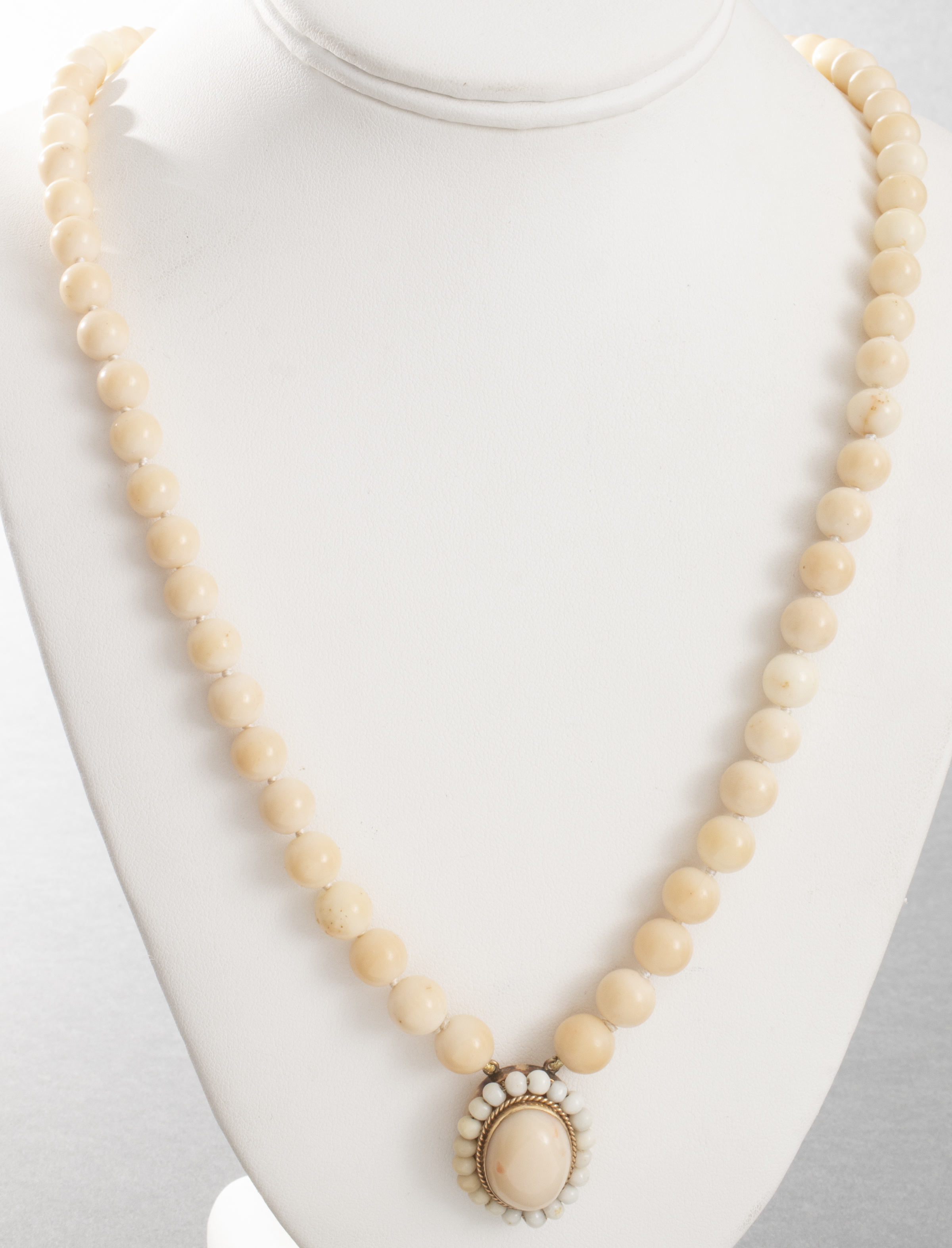 14K YELLOW GOLD DOUBLE STRAND CORAL