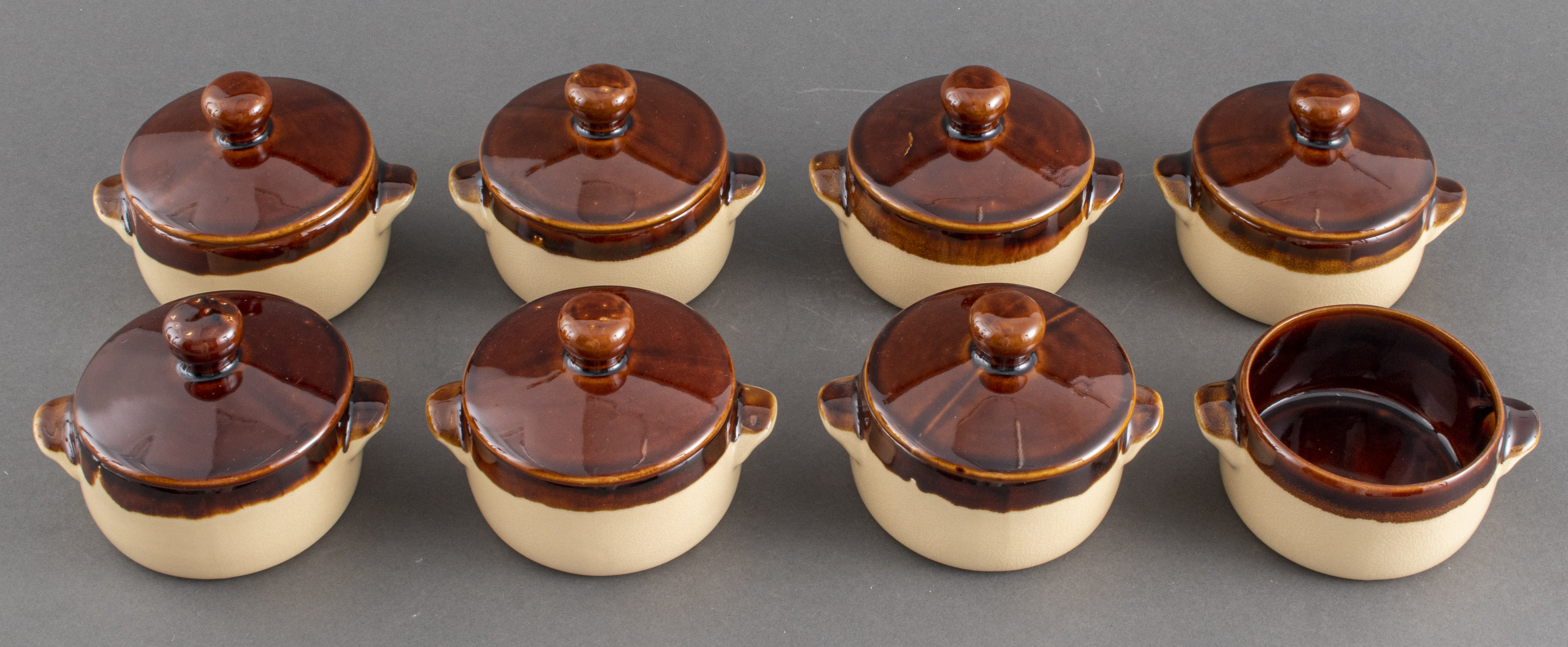 CROCK BOWLS W/LIDS, 8 PCS A set of lidded