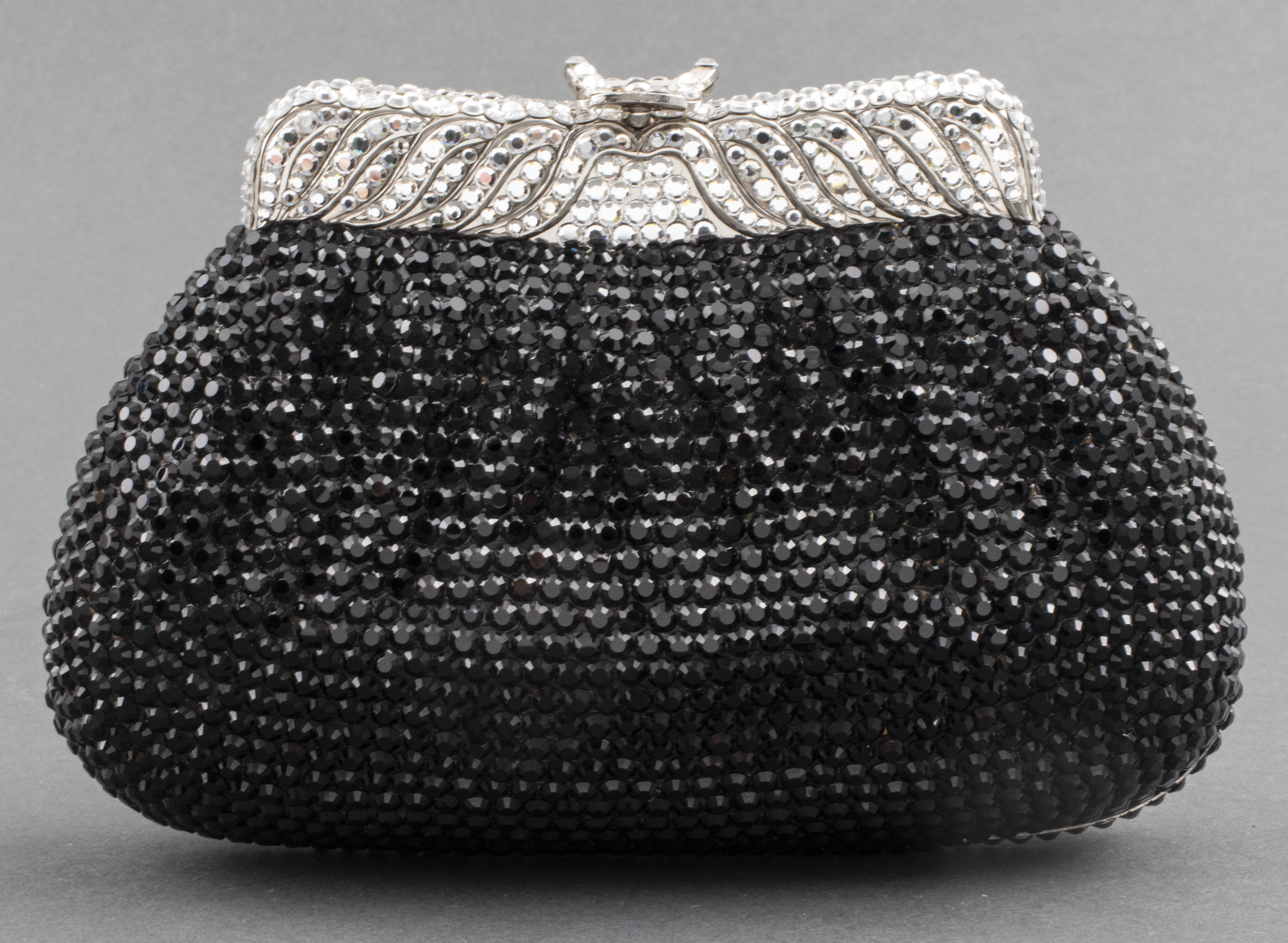 BLACK CRYSTAL MINAUDIERE CLUTCH 3c49e4