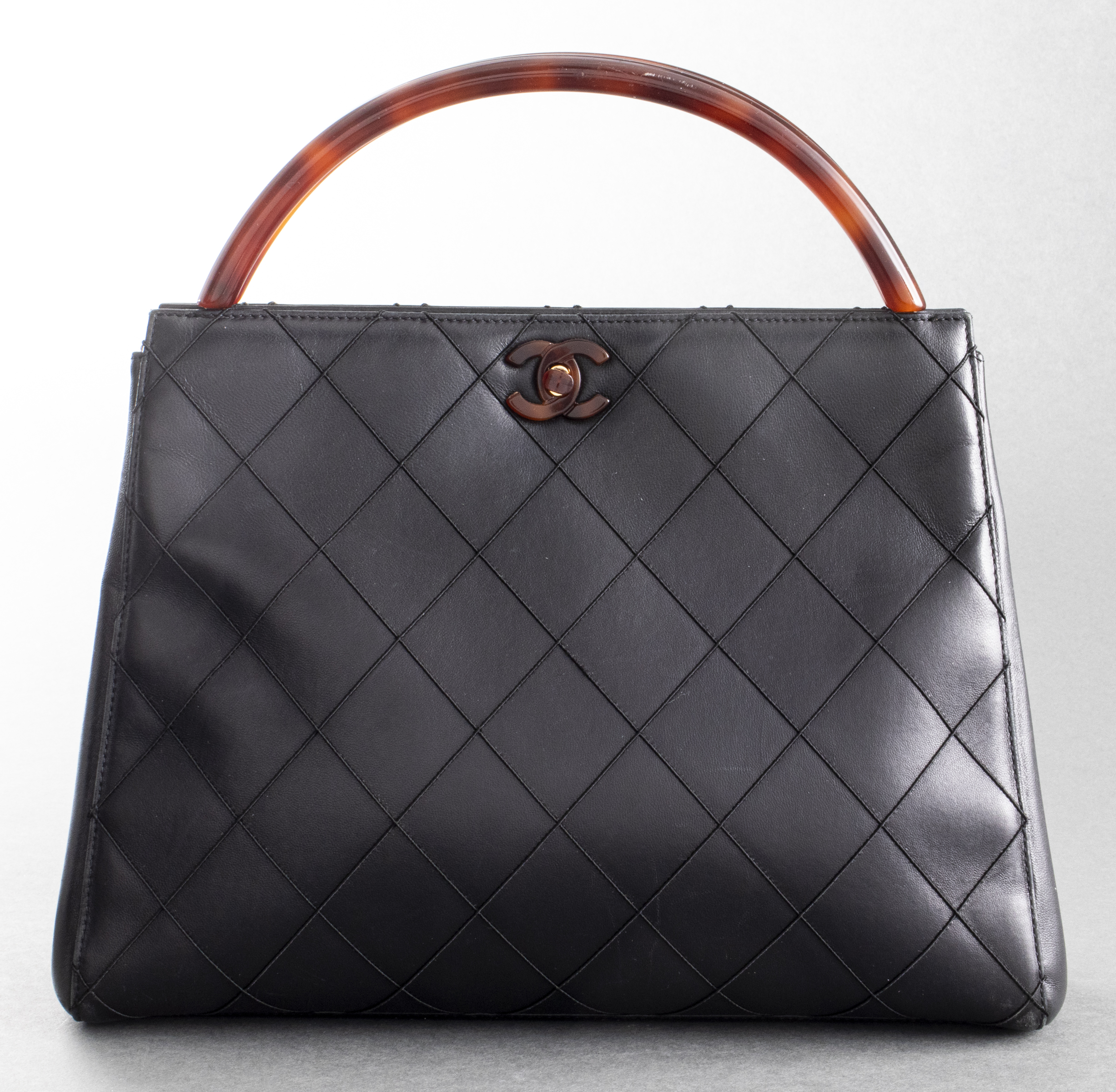 CHANEL BLACK QUILTED LEATHER HANDBAG 3c4a36