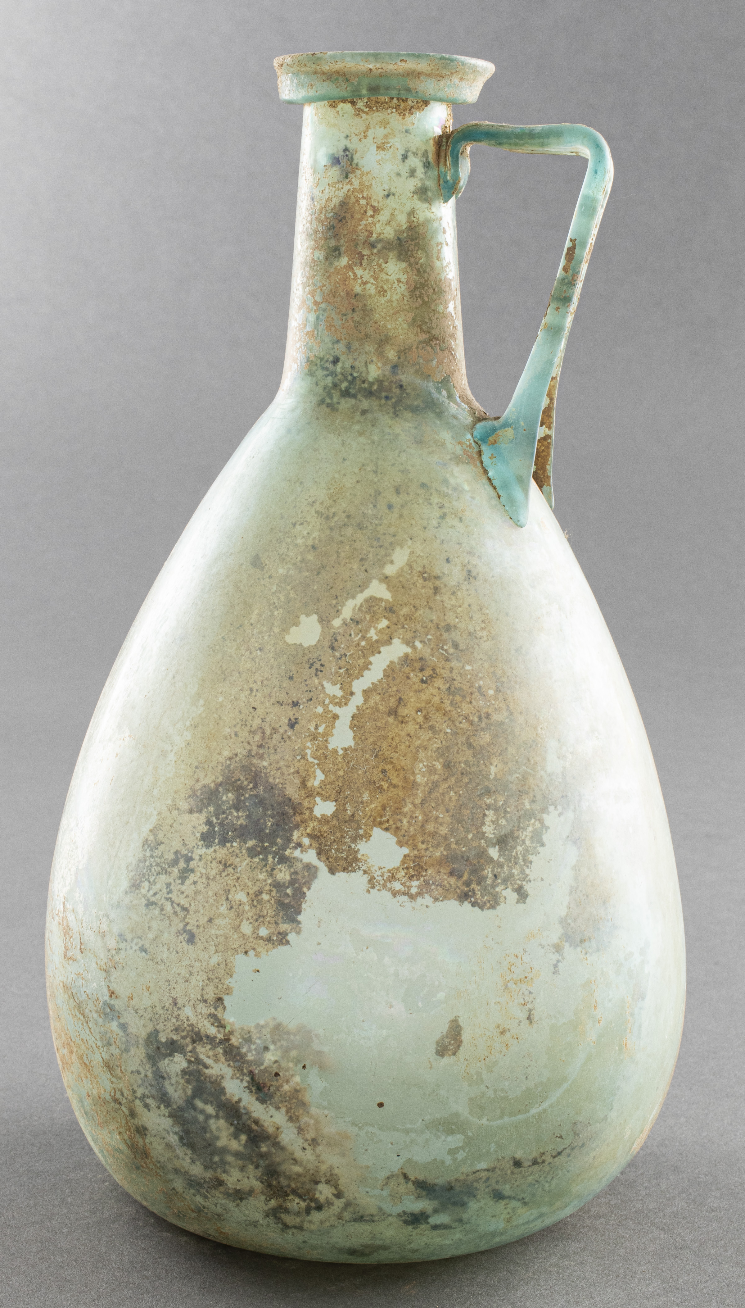 ANCIENT ROMAN GLASS VESSEL WITH 3c4abb