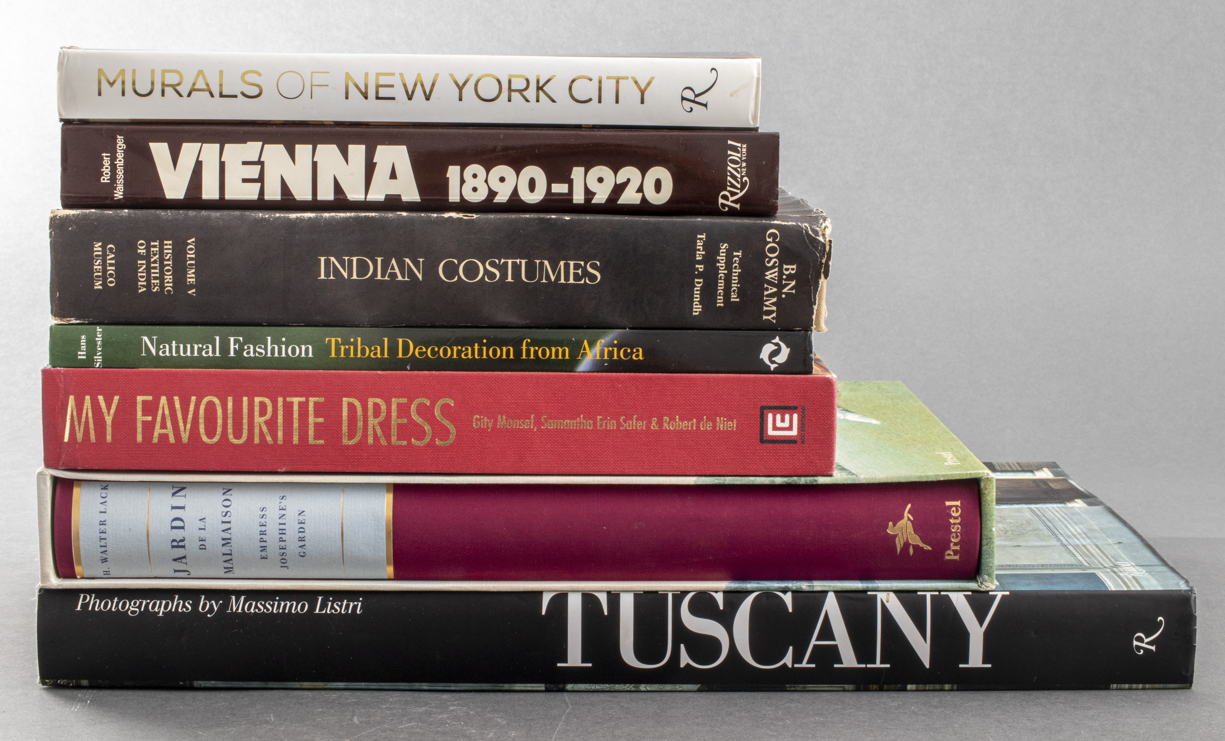 BOOKS ON FASHION AND DESTINATIONS,