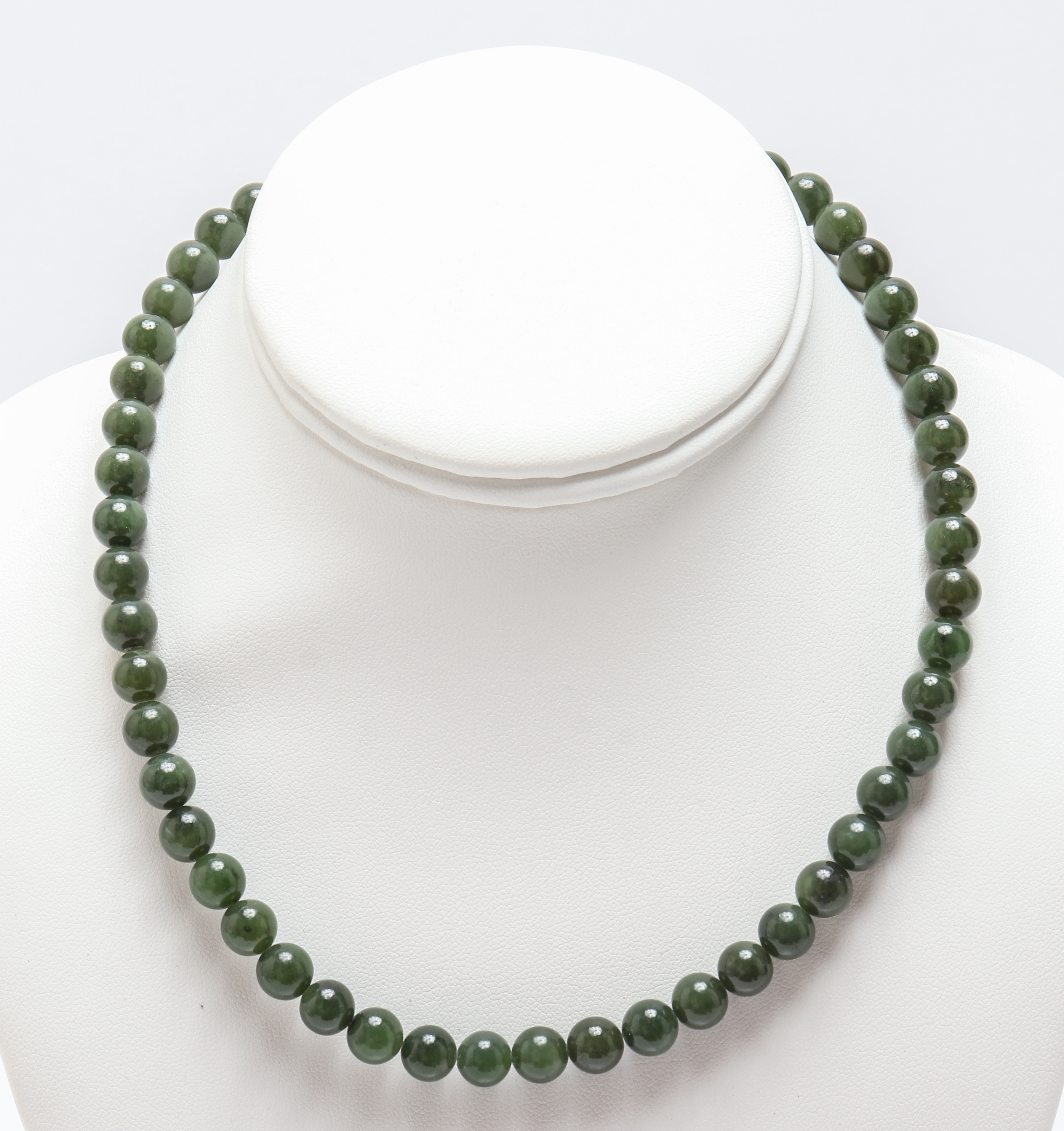 NEPHRITE JADE BEAD NECKLACE Nephrite 3c4c34