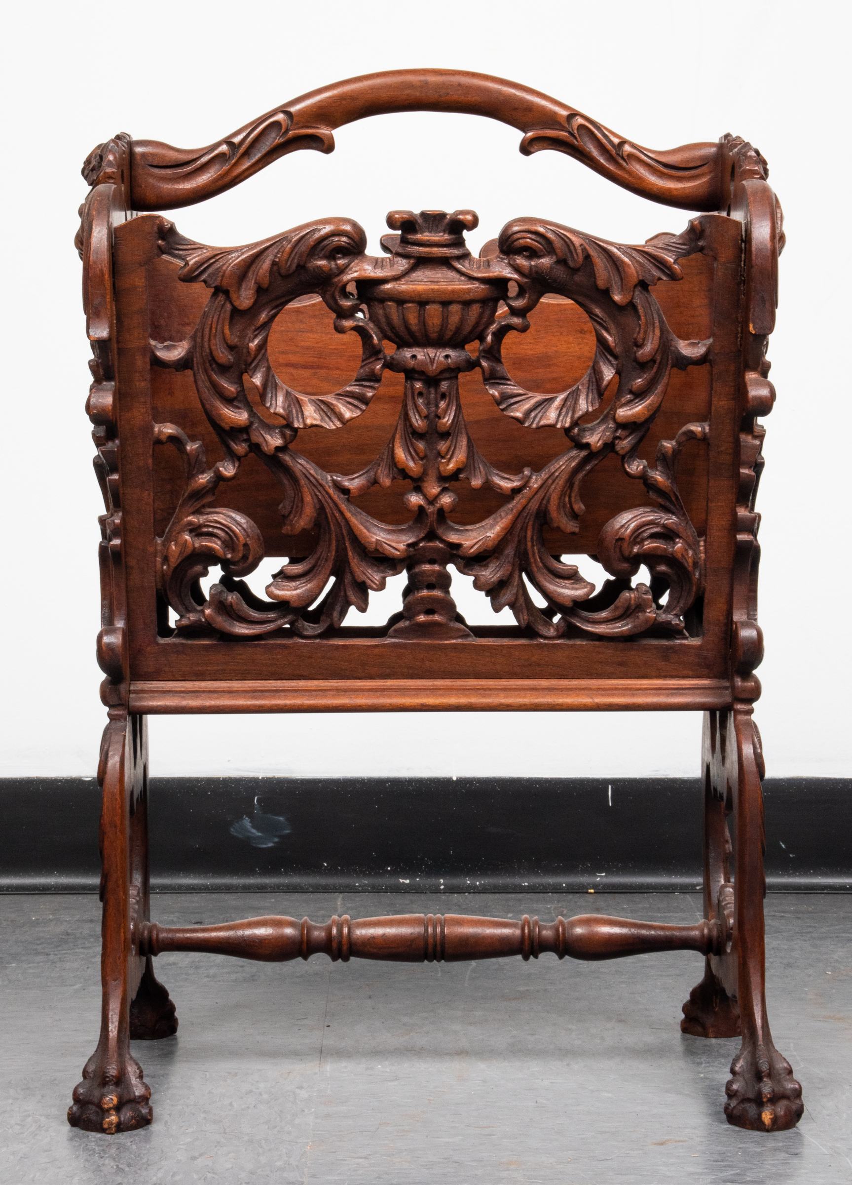 KARPEN STYLE VICTORIAN CARVED CANTERBURY 3c4c7d