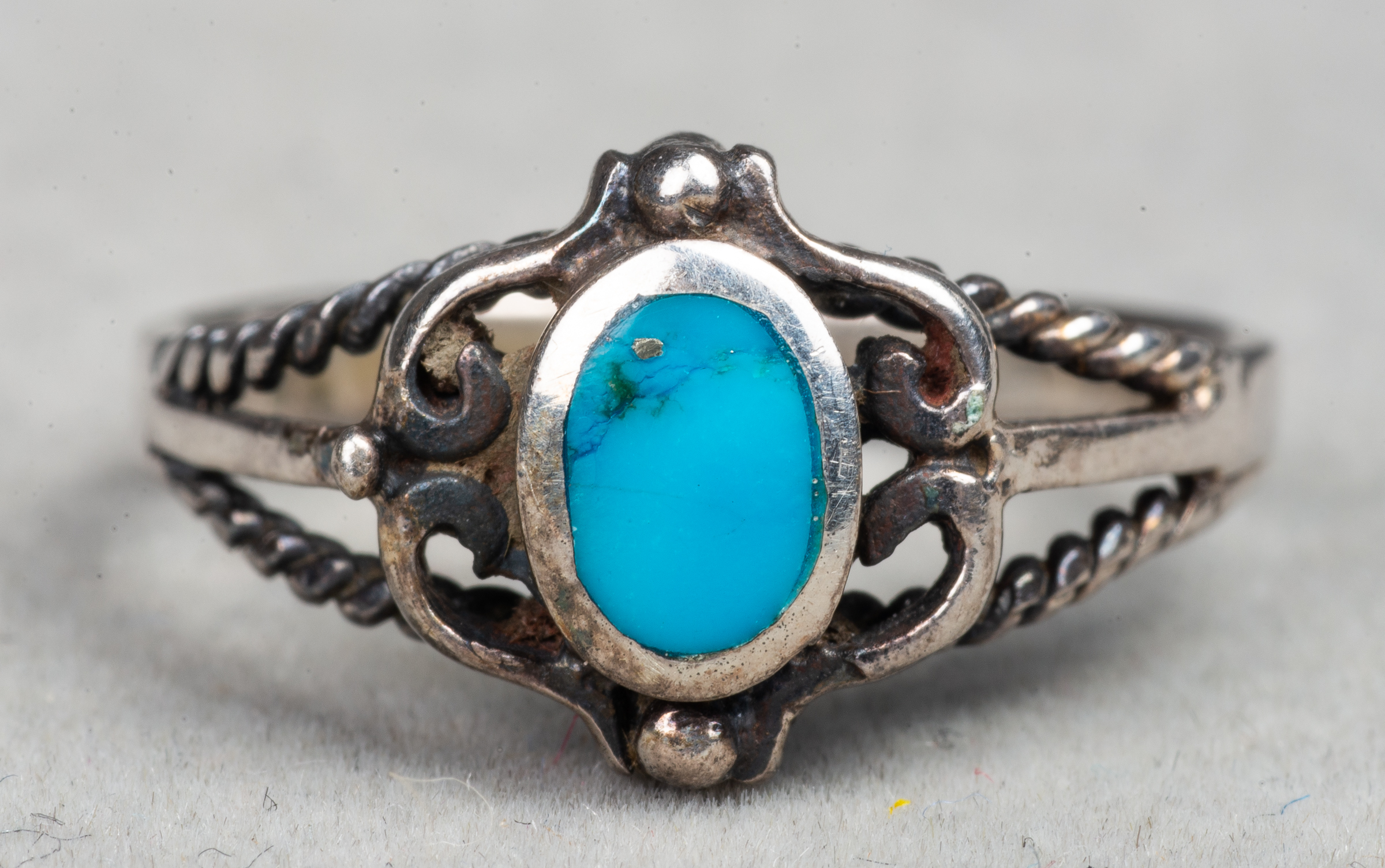 VINTAGE SOUTH WEST INDIAN SILVER TURQUOISE