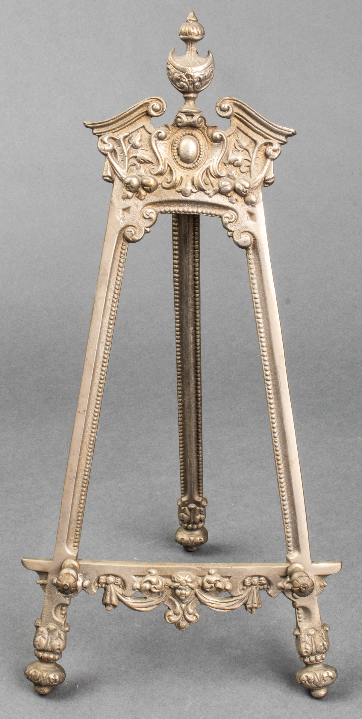 VICTORIAN WHITE METAL TABLE EASEL