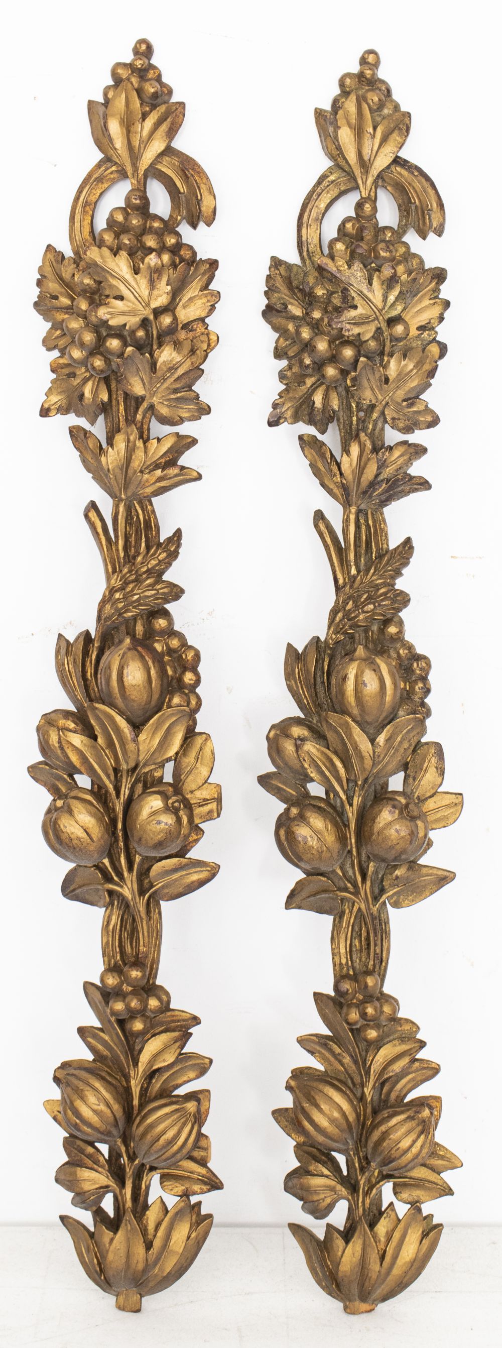 CARVED GILTWOOD FRUIT WHEAT  3c4e32