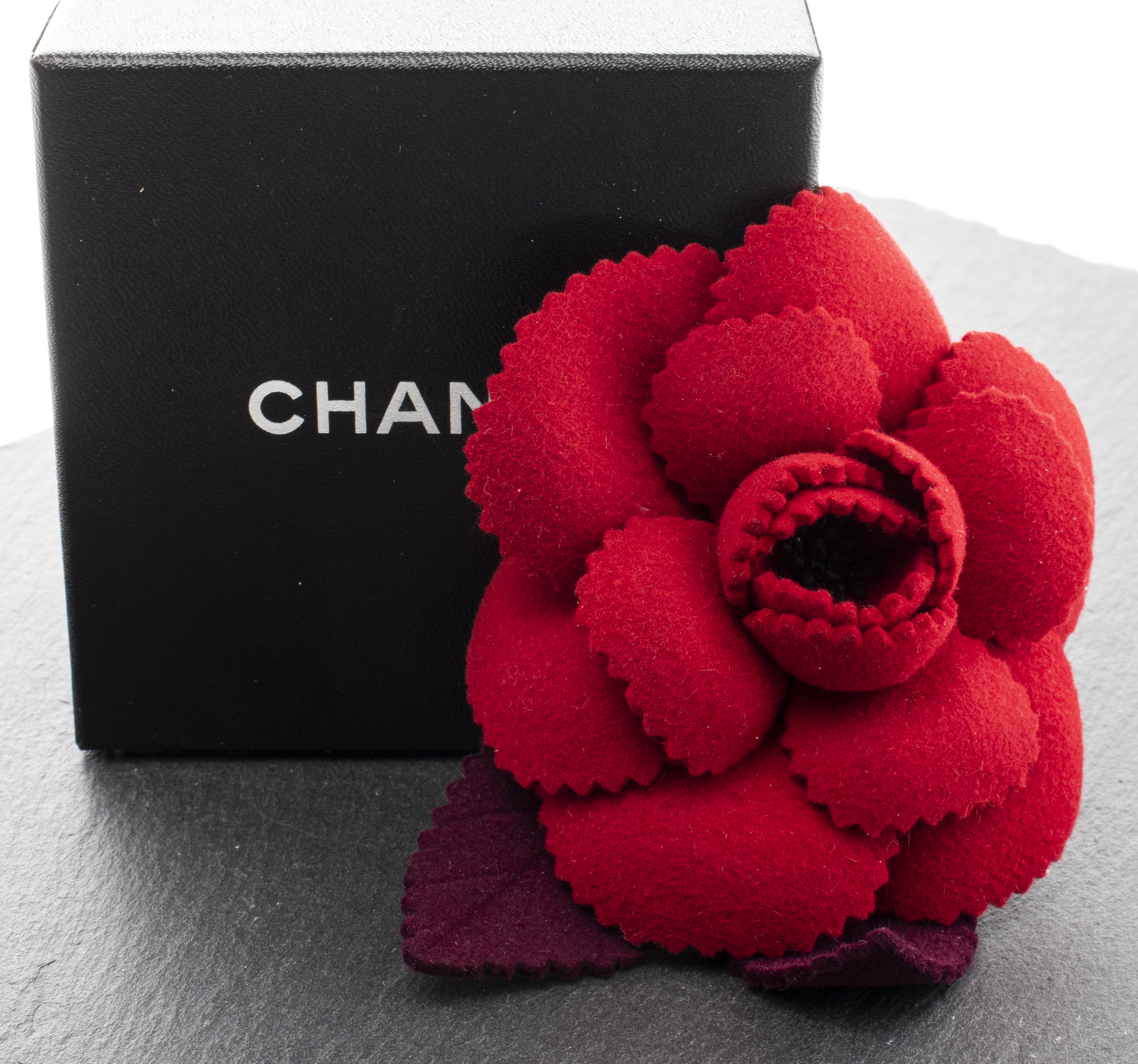 CHANEL RED NAVY FELT CAMELLIA 3c4e9c