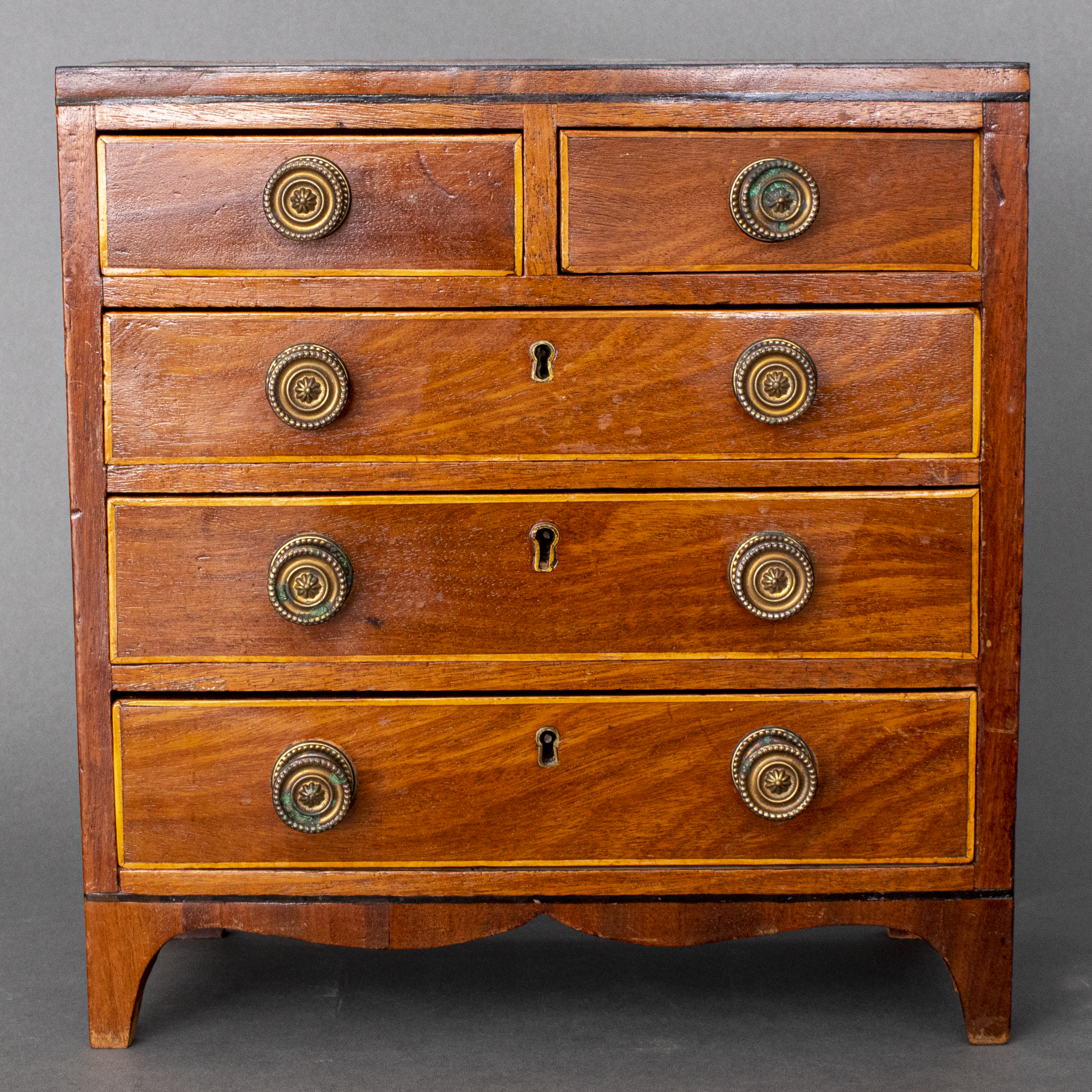 ENGLISH MAHOGANY MINIATURE CHEST 3c4ecd