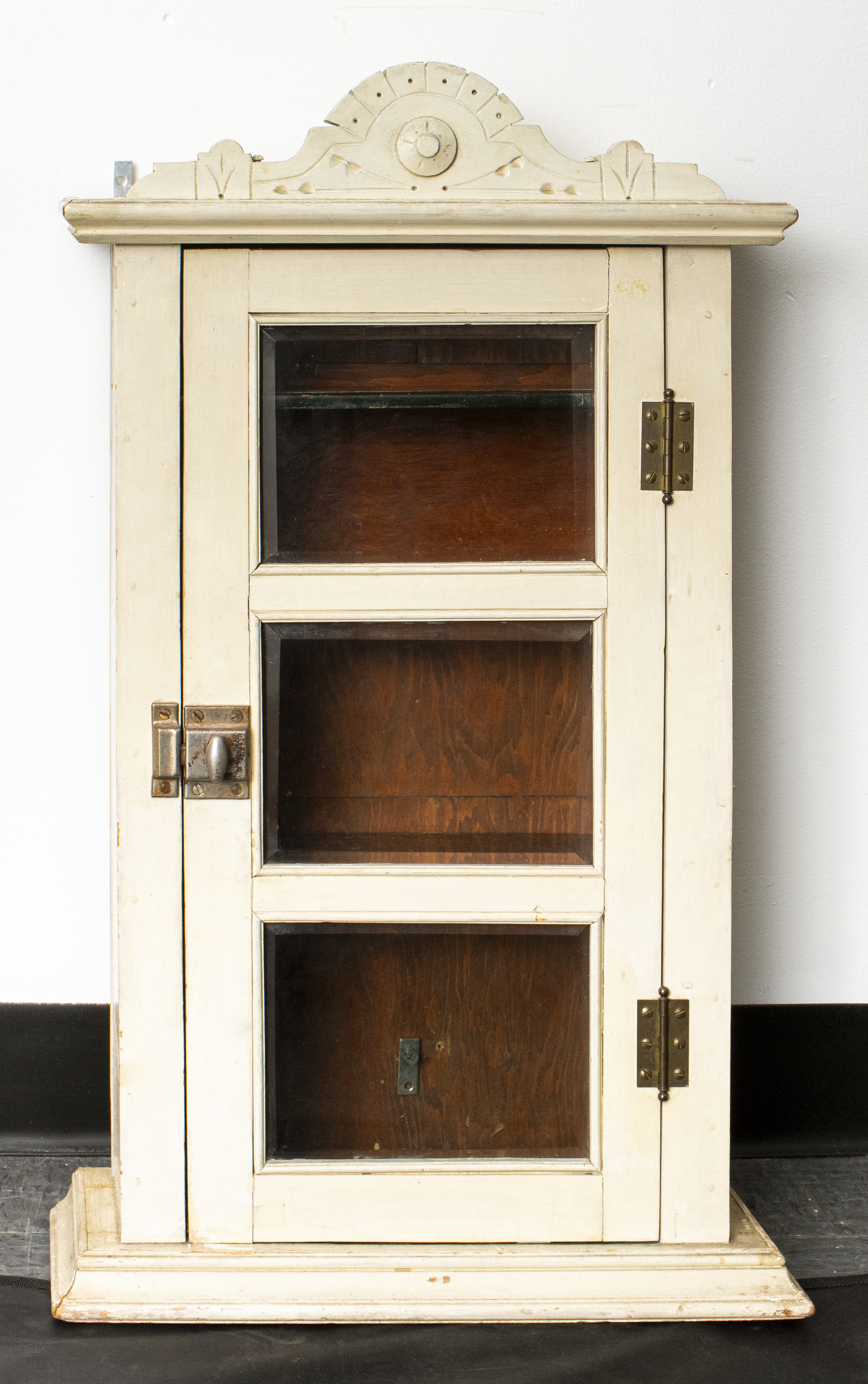 RUSTIC PAINTED HANGING CUPBOARD