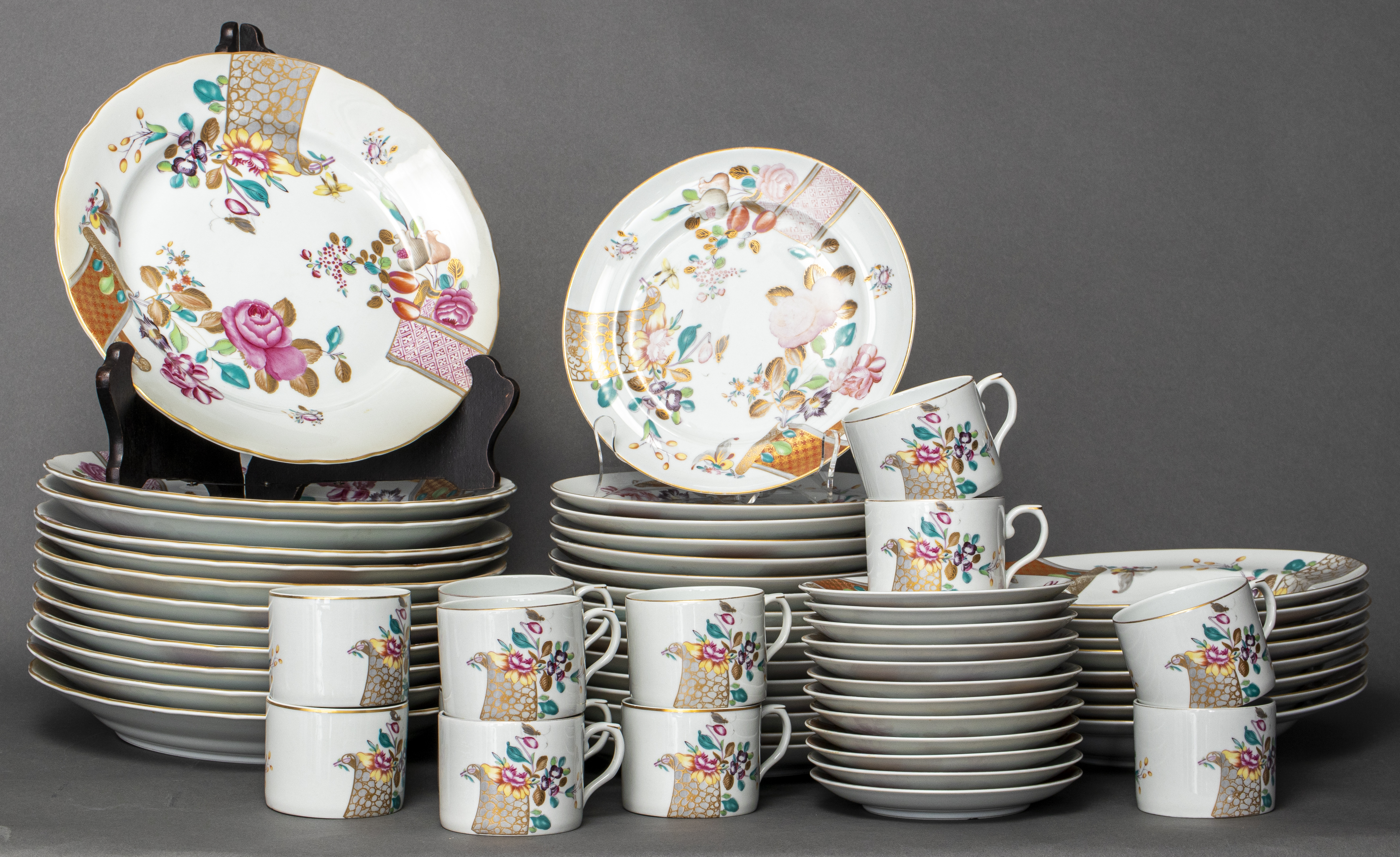 MOTTAHEDEH VISTA ALEGRE PORCELAIN SERVICE,