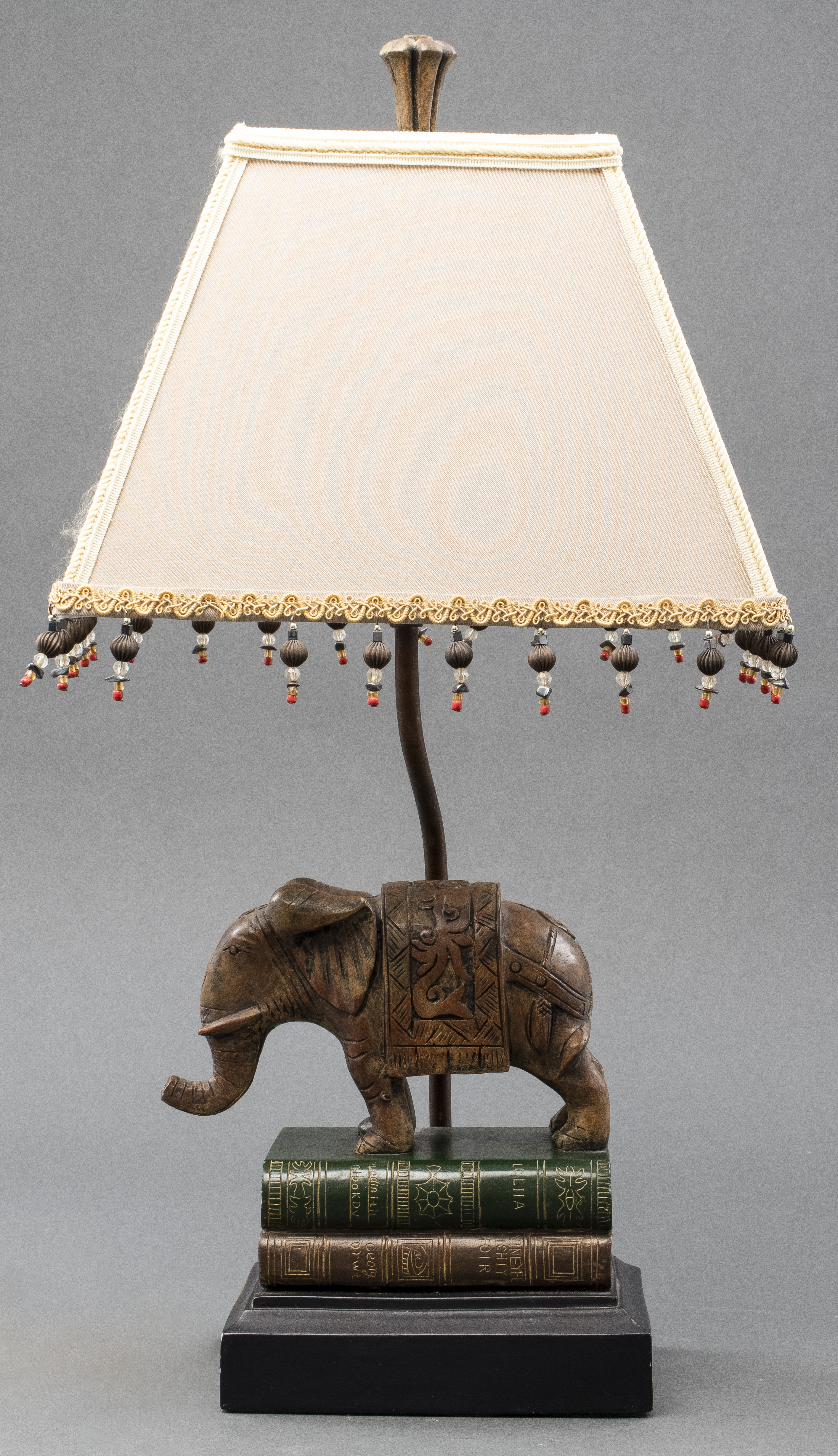 ELEPHANT FIGURAL TABLE LAMP Table 3c5092