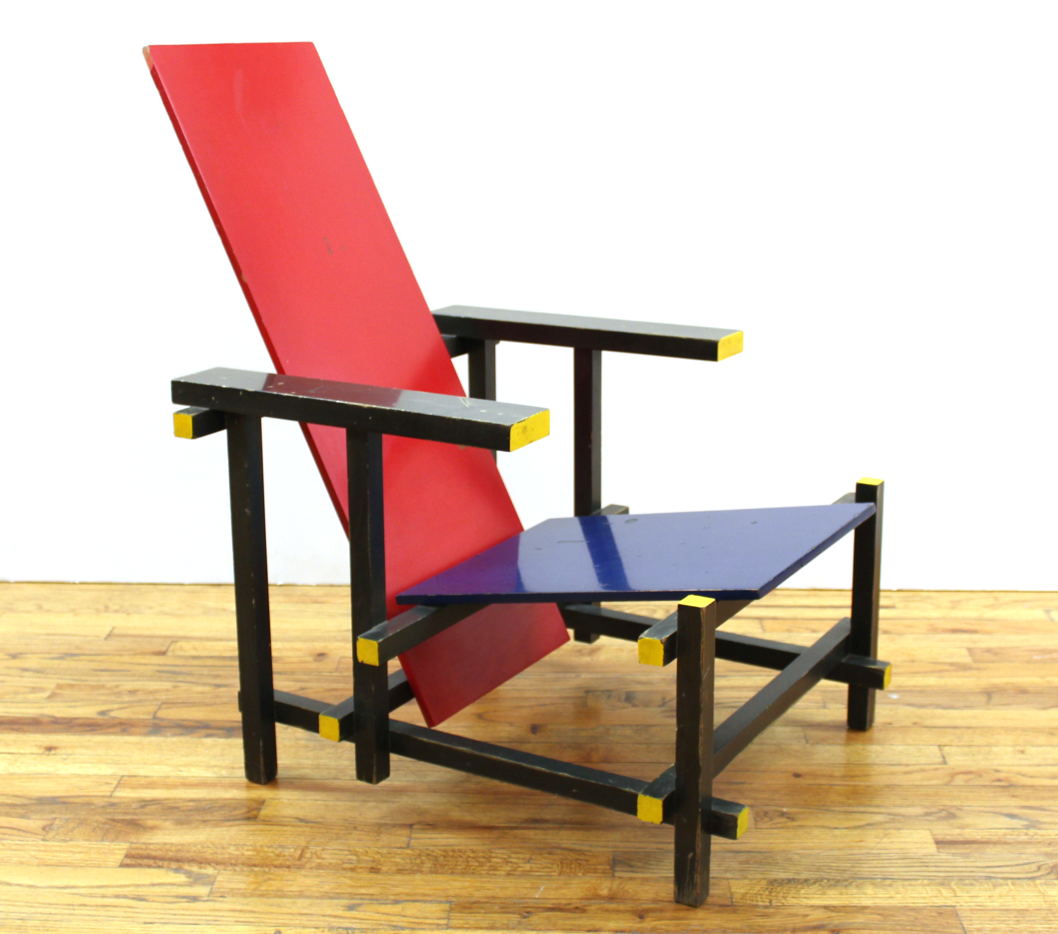 GERRIT RIETVELD BAUHAUS RED BLUE CHAIR