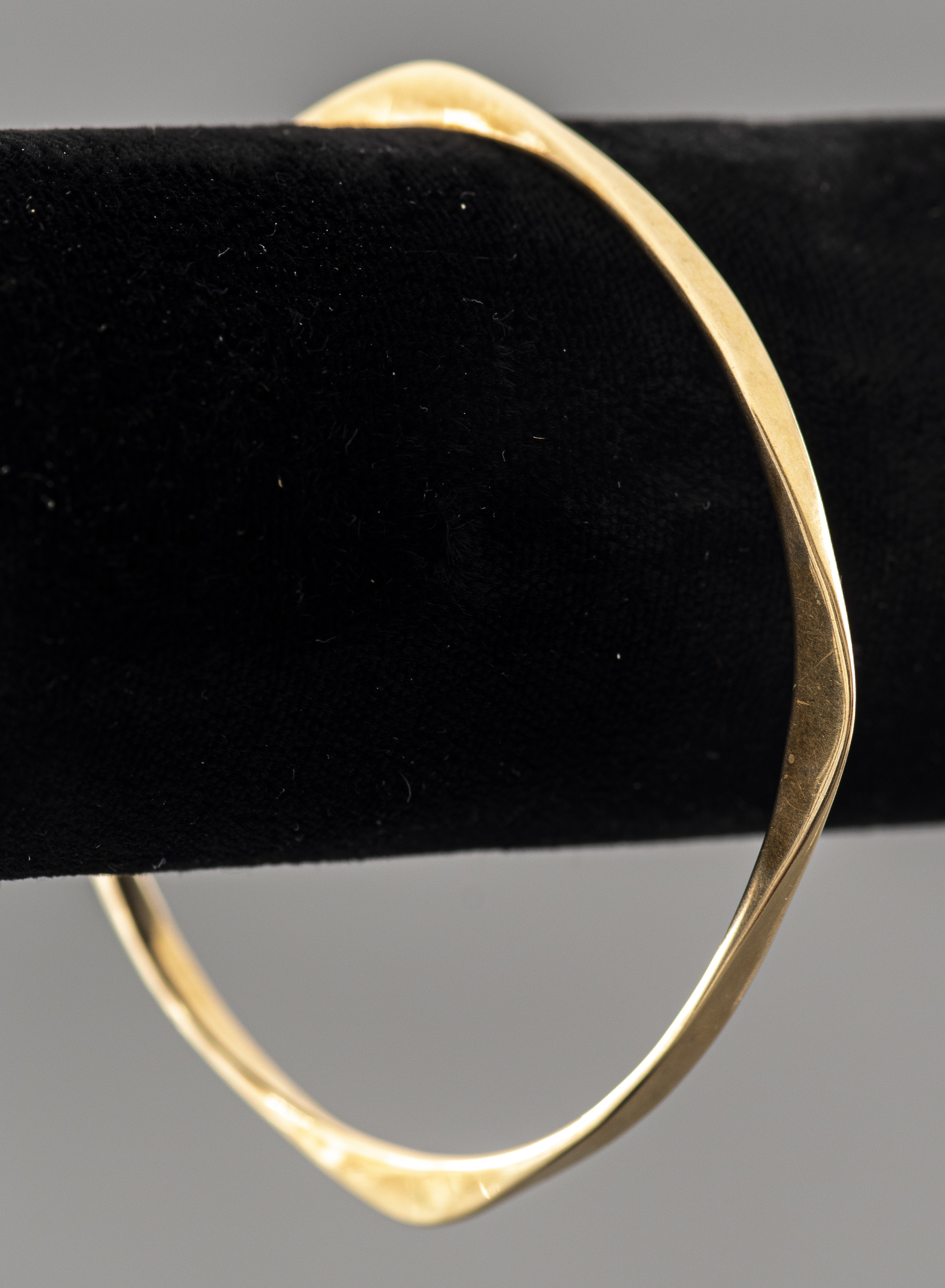 VINTAGE BROWN 14K YELLOW GOLD BANGLE 3c5134