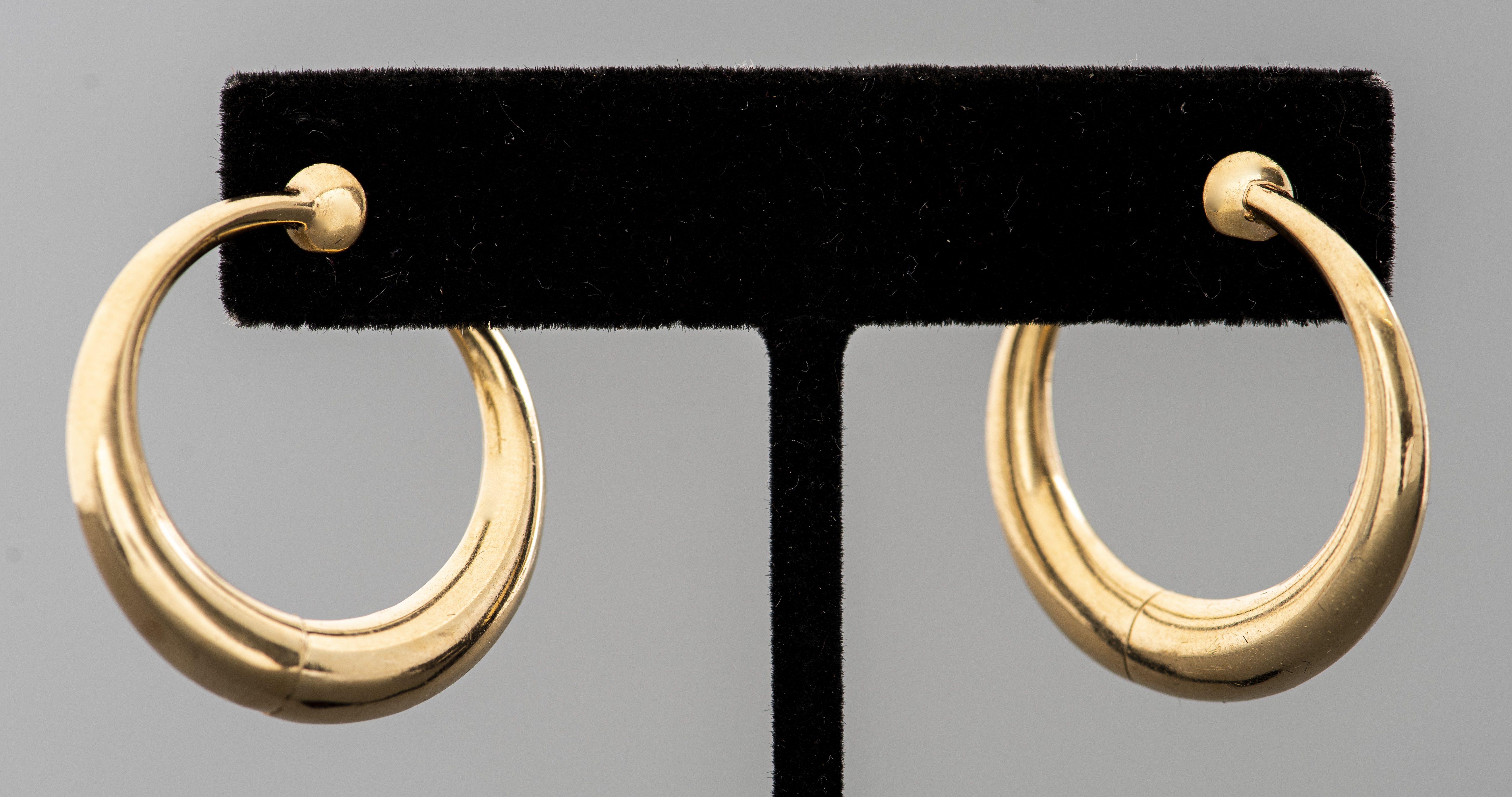 14K YELLOW GOLD MODERNIST TAPERED