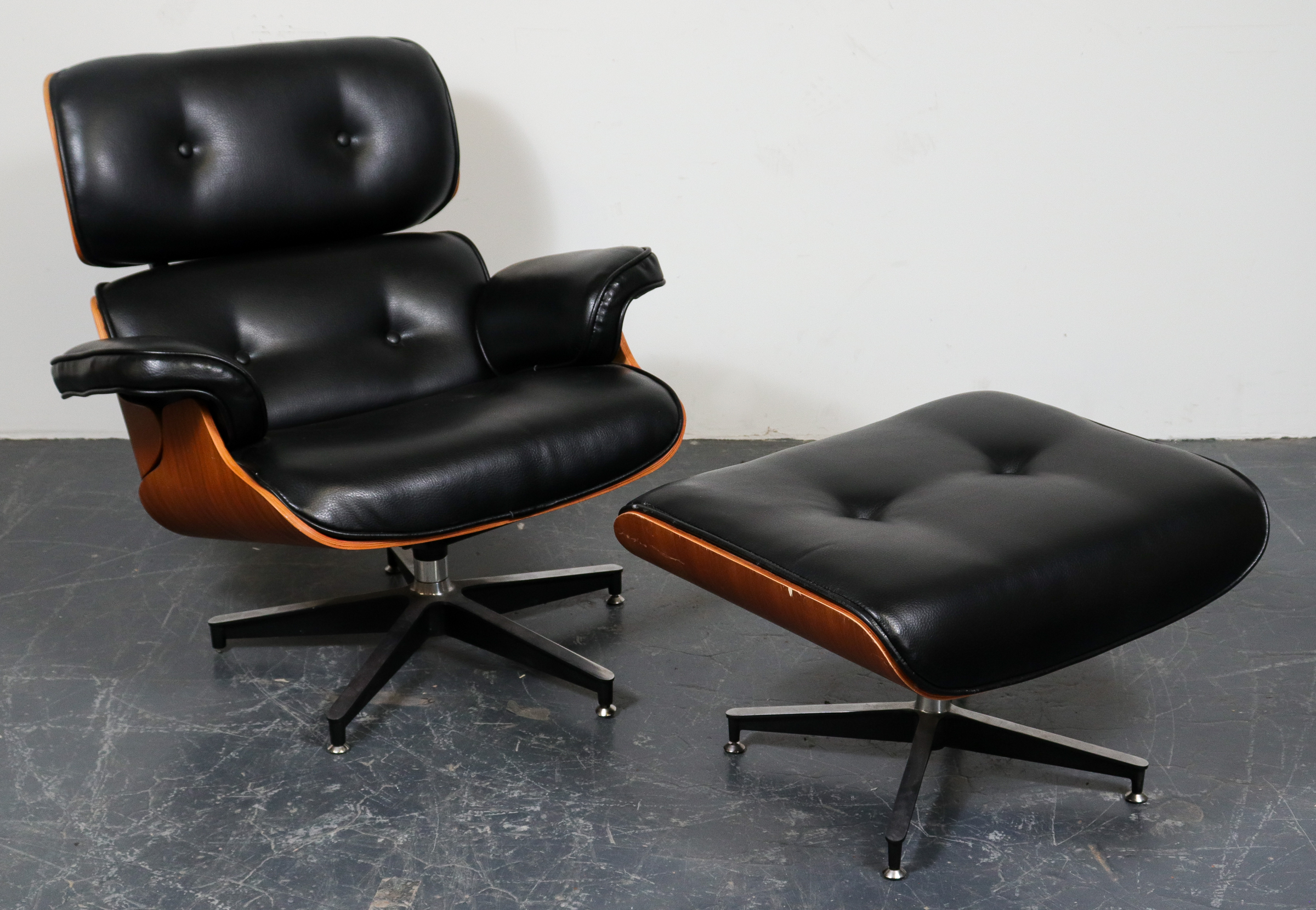 EAMES STYLE LOUNGE CHAIR & OTTOMAN