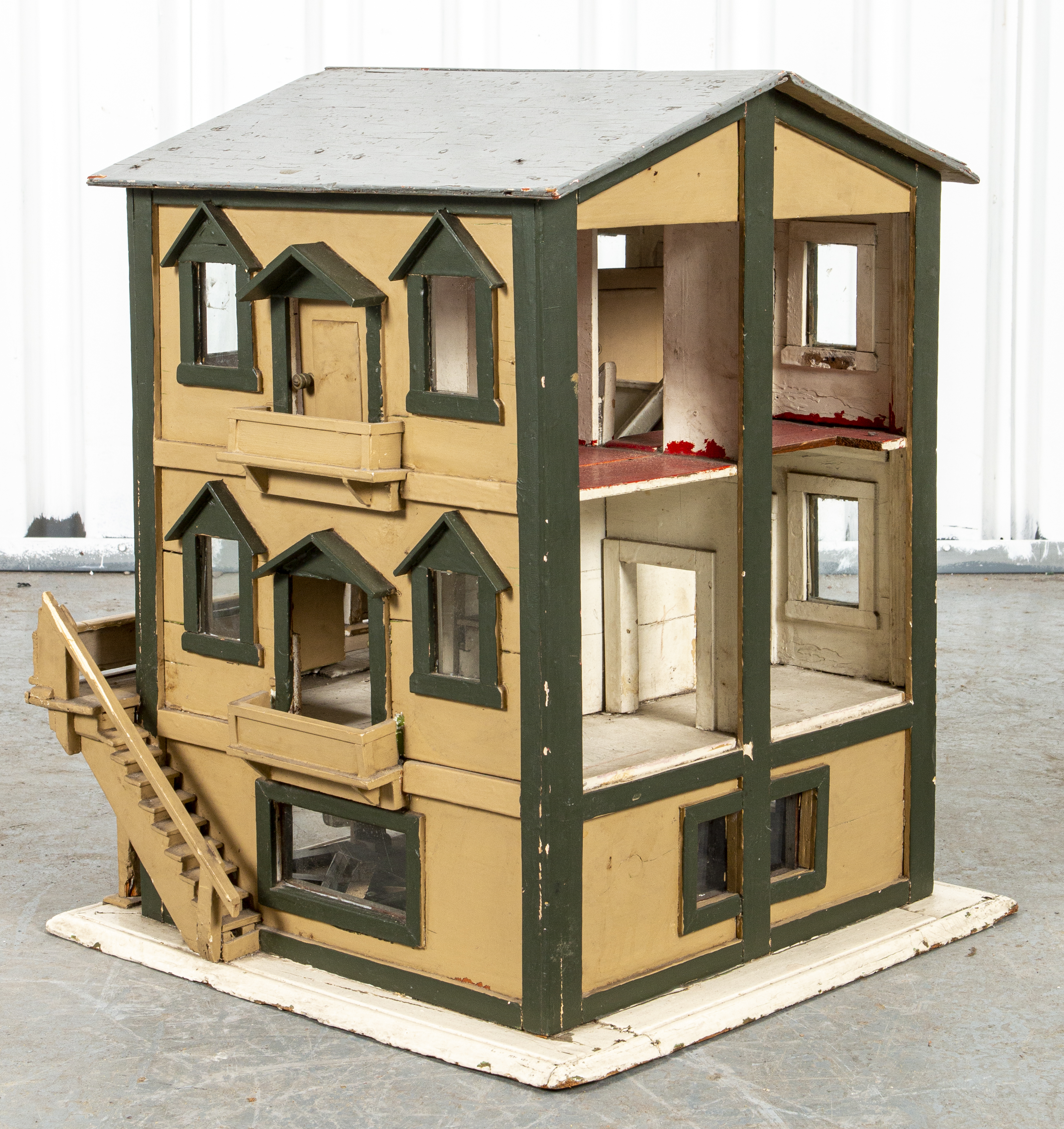 FOLK ART CRAFTSMAN STYLE DOLLHOUSE