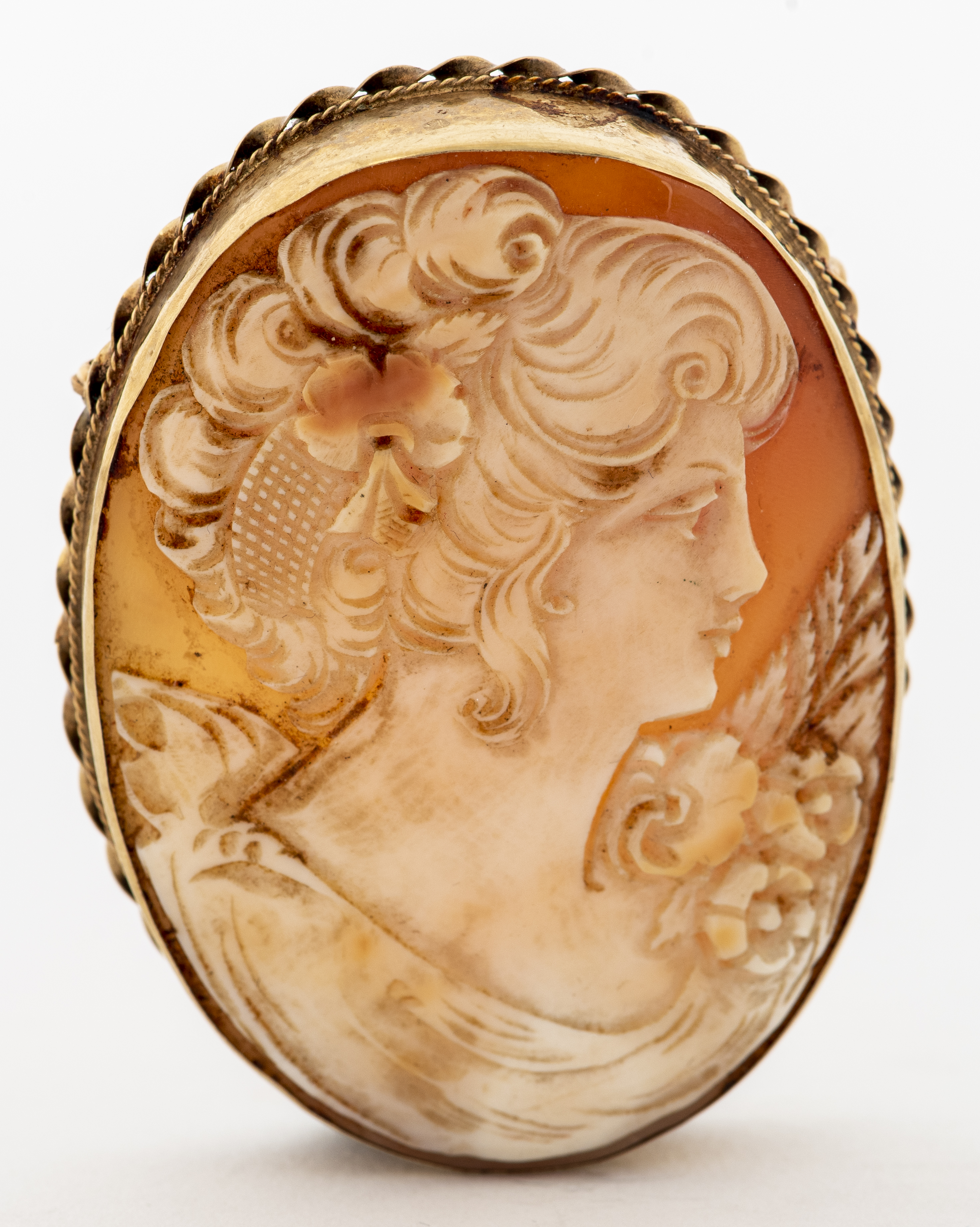 VINTAGE 14K YELLOW GOLD OVAL CAMEO