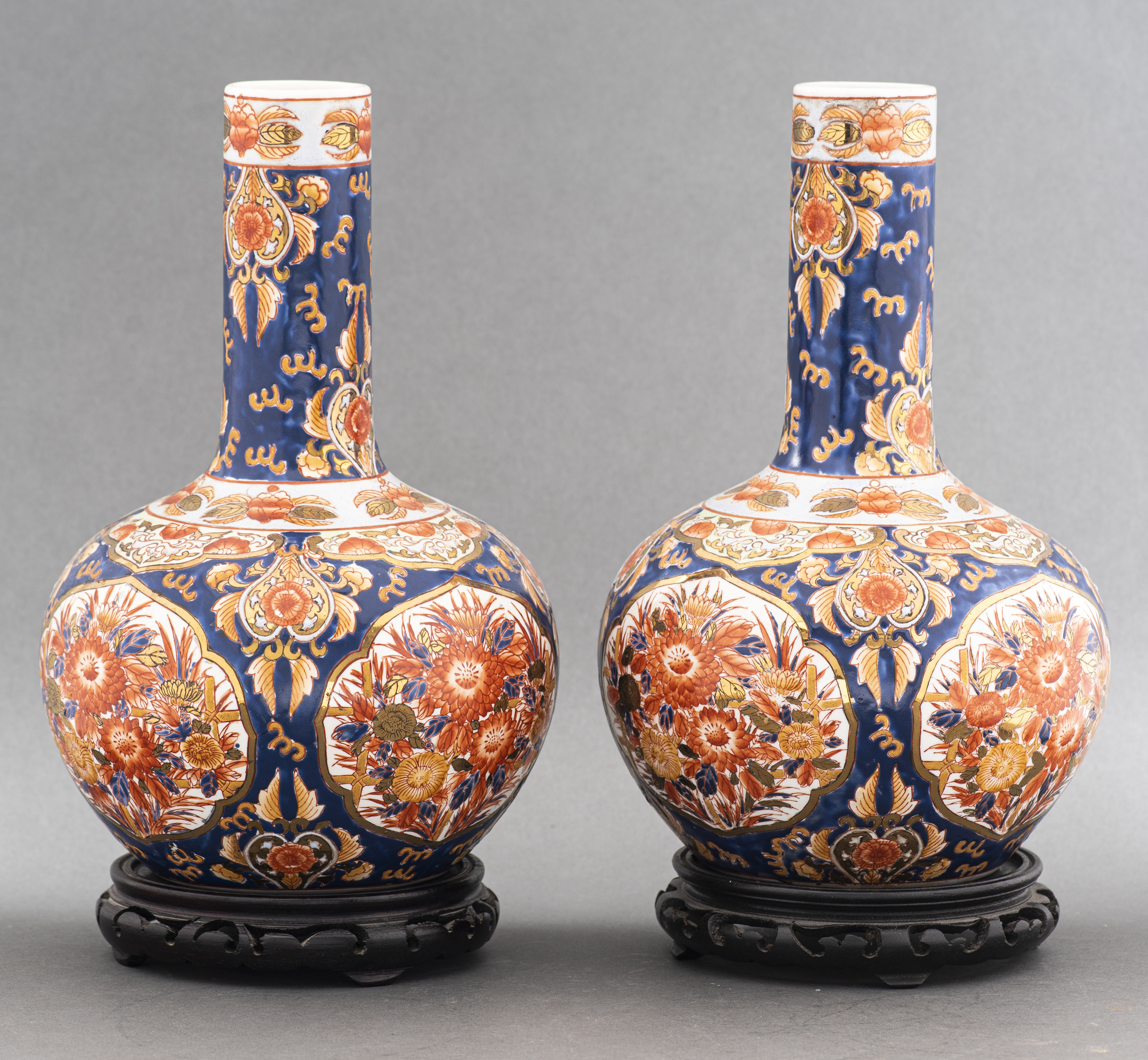 JAPANESE IMARI PORCELAIN BOTTLE 3c523d