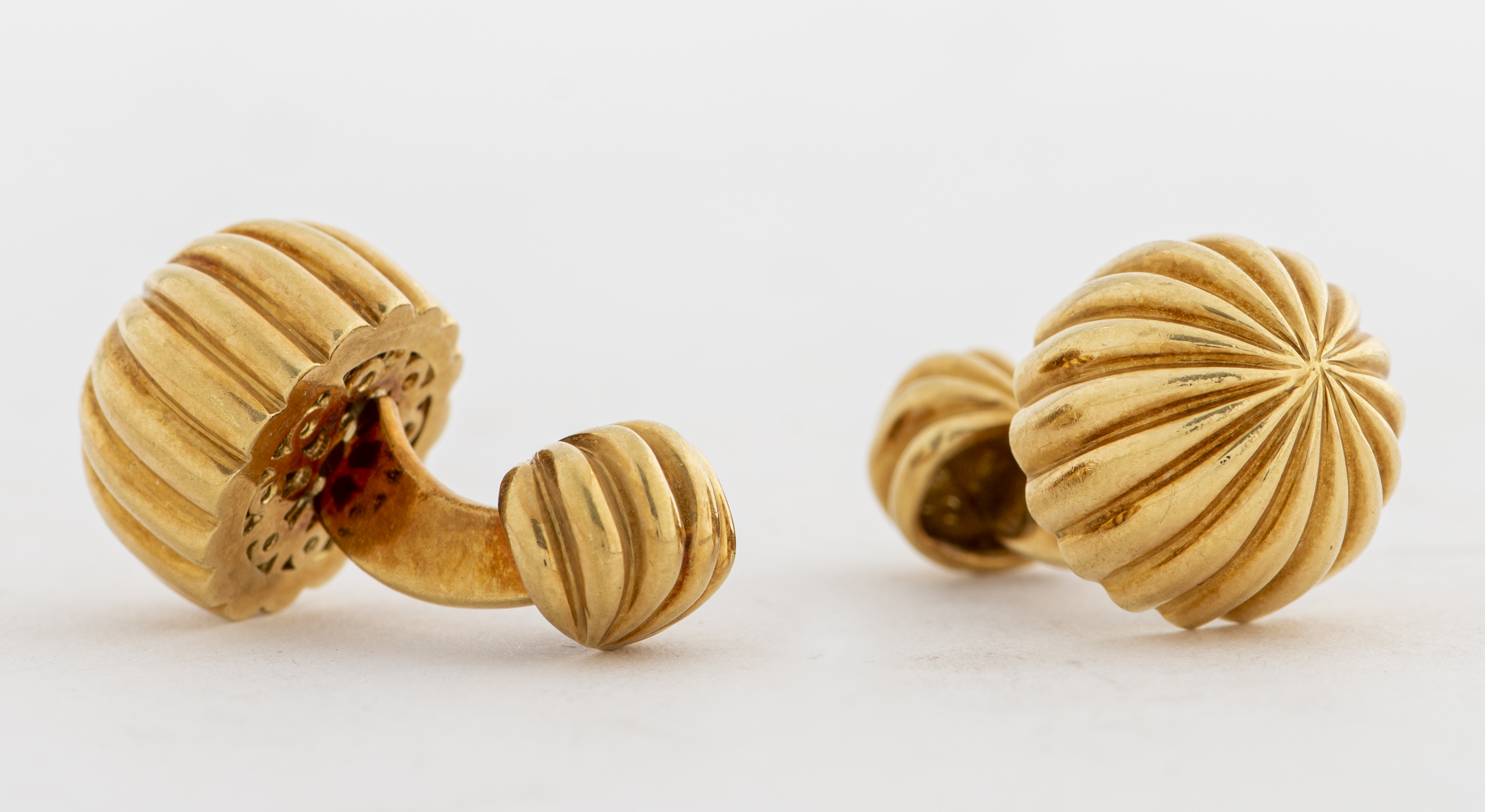 ALD 18K YELLOW GOLD STRIATED DOME