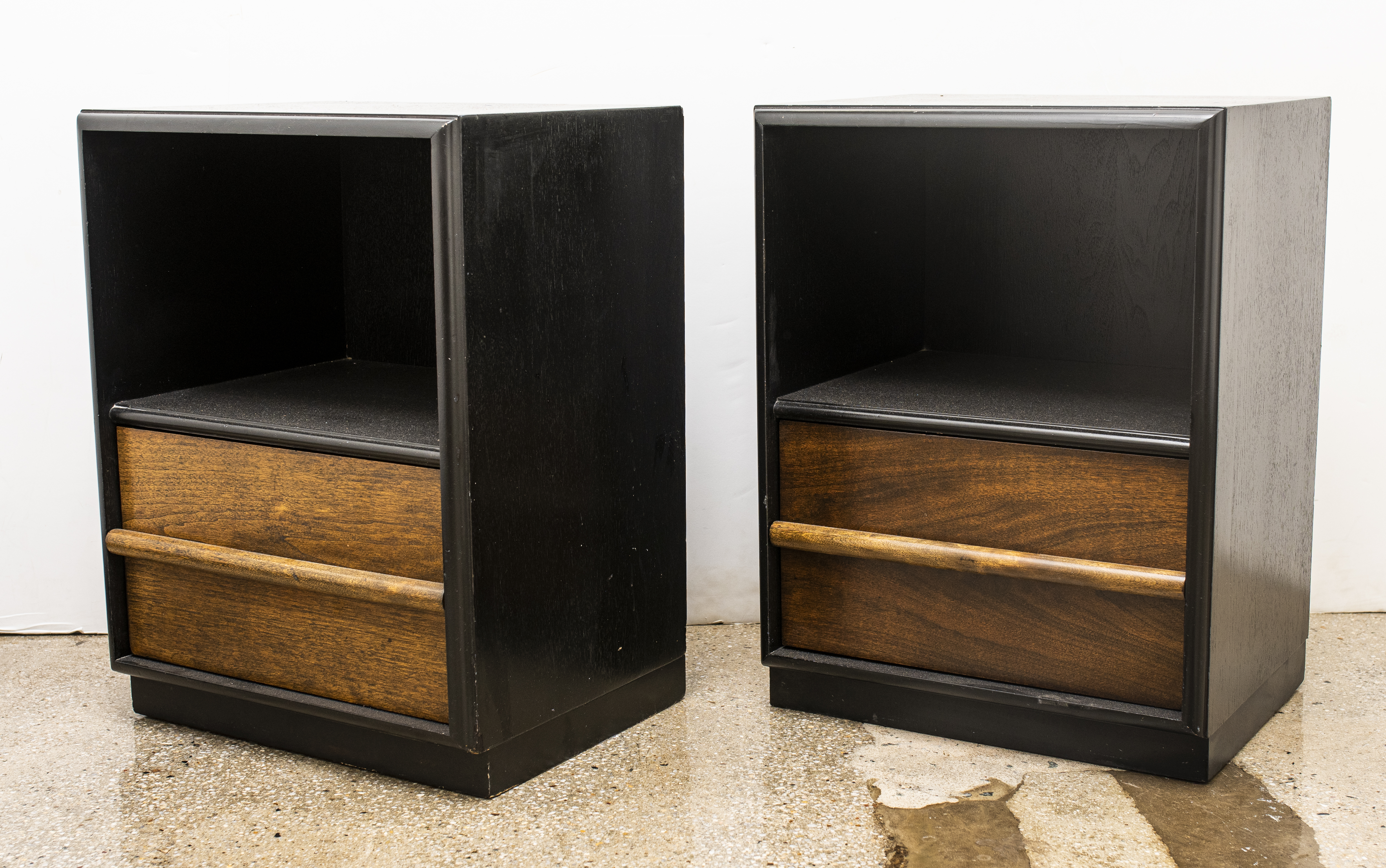 ROBSJOHN-GIBBINGS FOR WIDDICOMB NIGHTSTANDS,