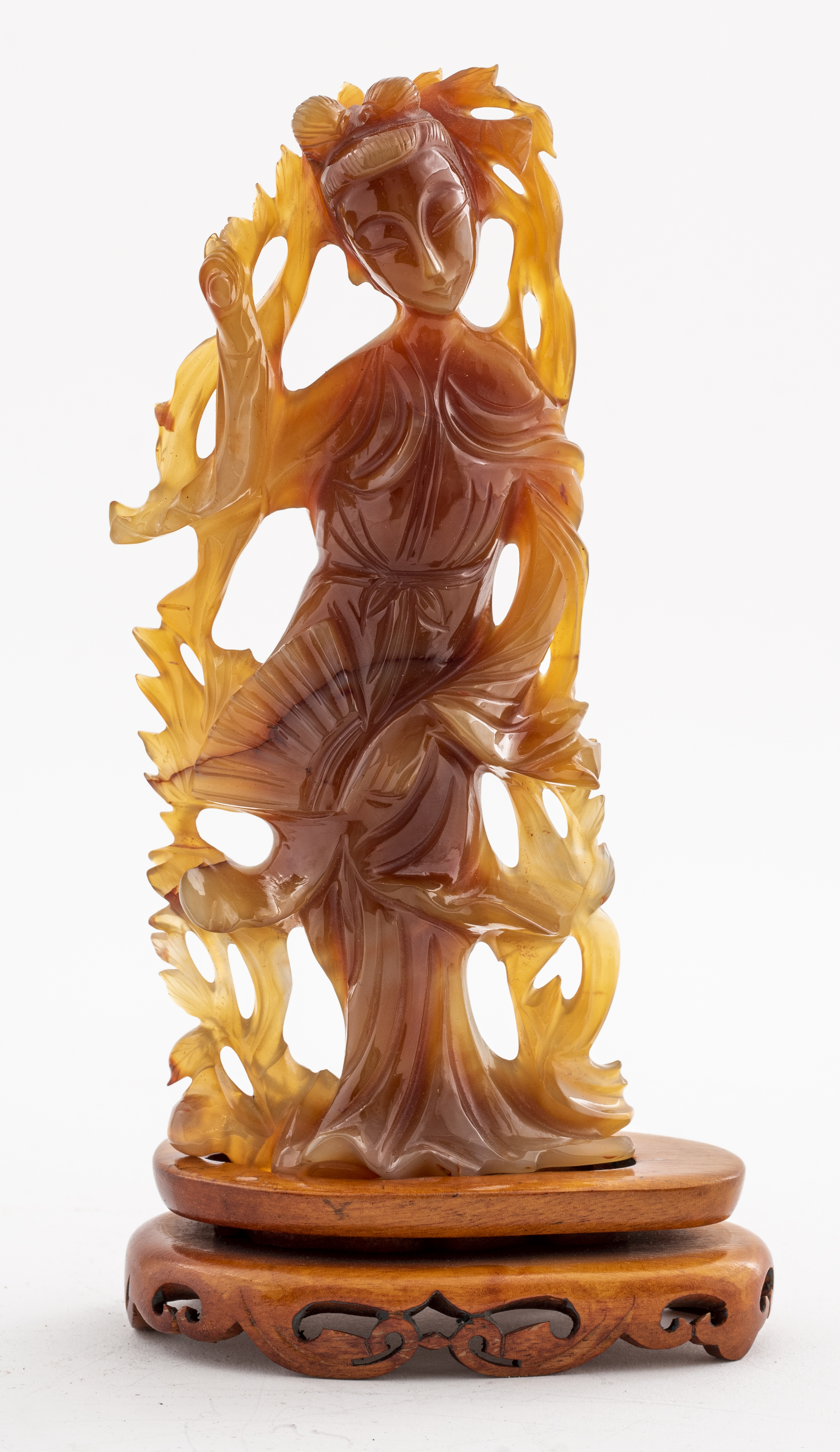 CHINESE CARVED AGATE FIGURE OF 3c542e