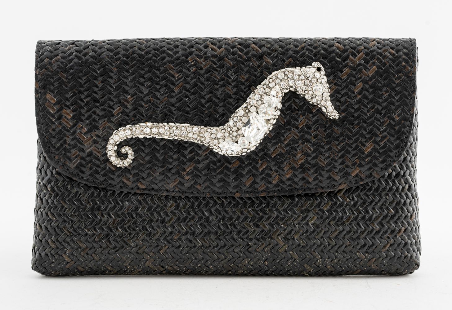 ASIAPHILE LOS ANGELES WOVEN STRAW CLUTCH