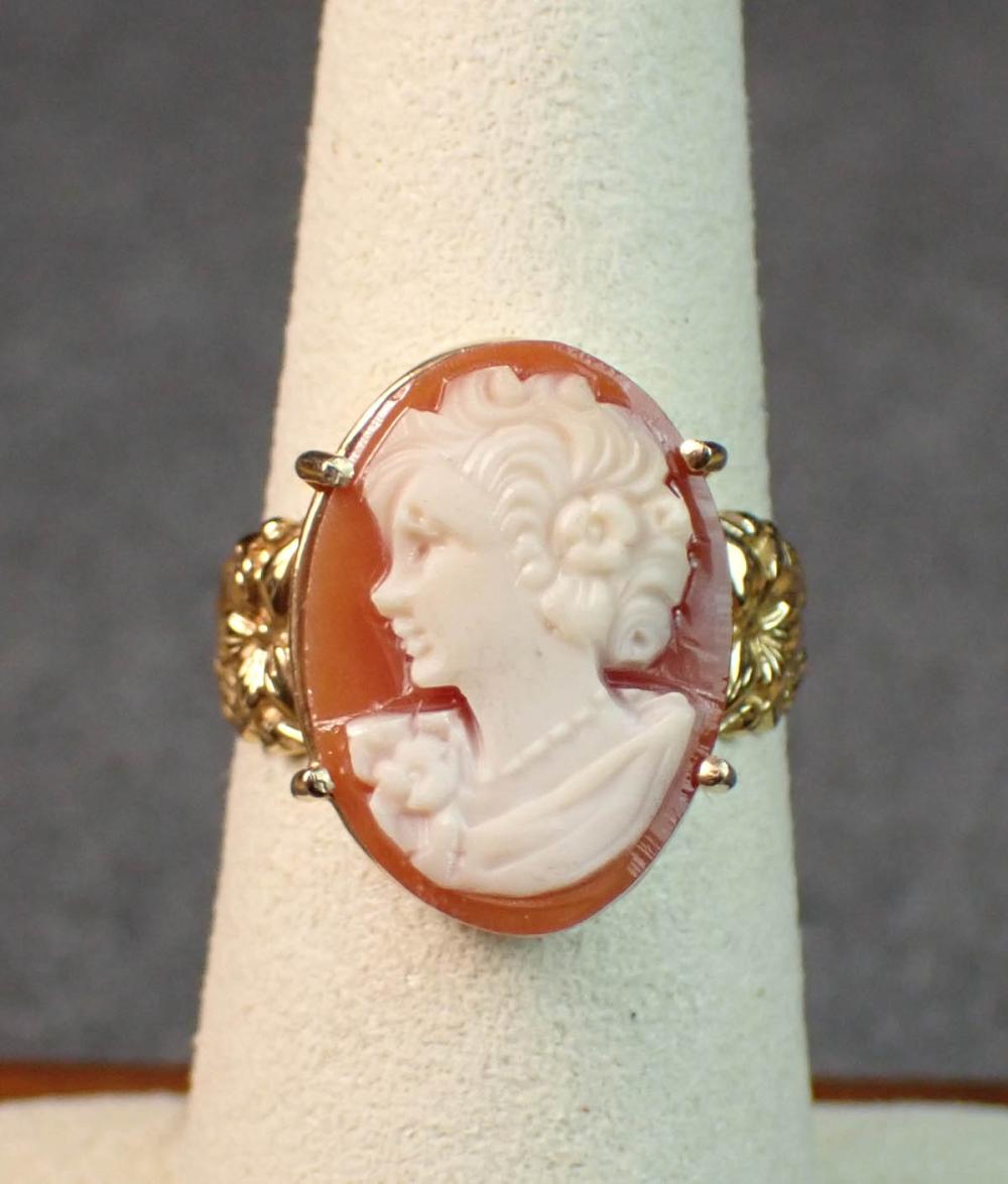 SHELL CAMEO AND YELLOW GOLD RINGSHELL 3c7cf0