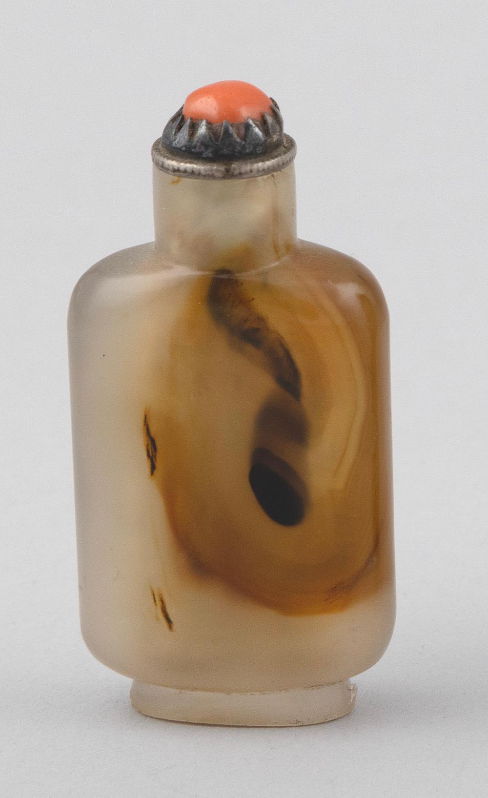 CHINESE AGATE SNUFF BOTTLE 19TH