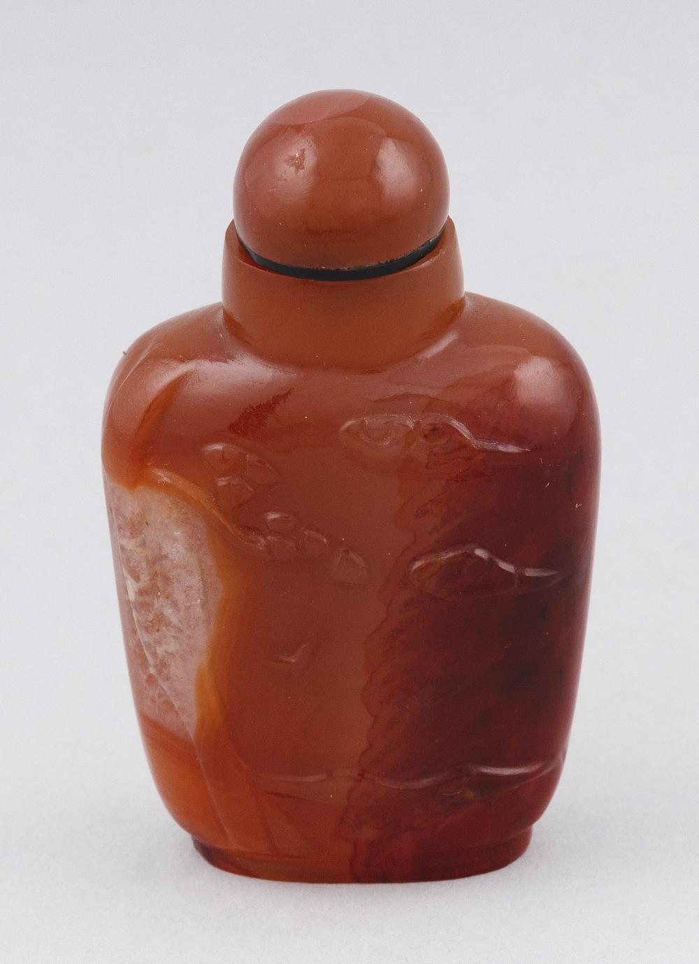 CHINESE CARVED AGATE SNUFF BOTTLE 3c7d0f