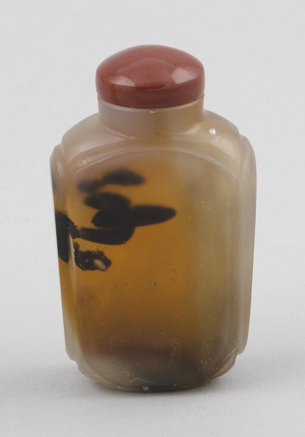 CHINESE AGATE SNUFF BOTTLE 19TH 3c7d11