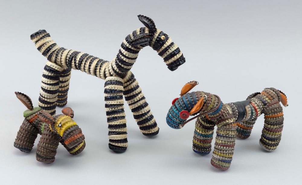 THREE BOTTLE CAP ART ANIMALS AMERICA,