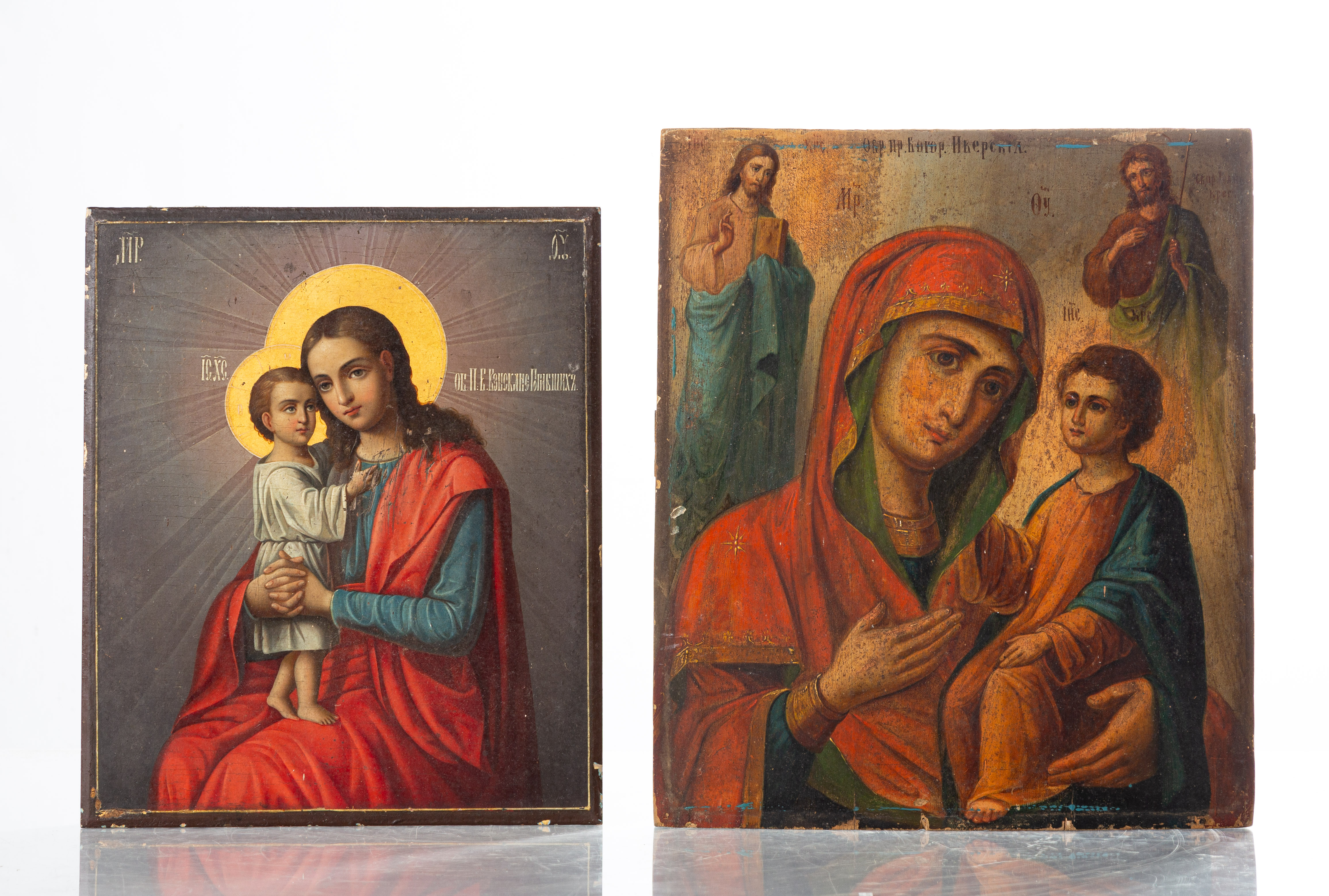 TWO RUSSIAN ICONS Painting on wooden 3c7f41