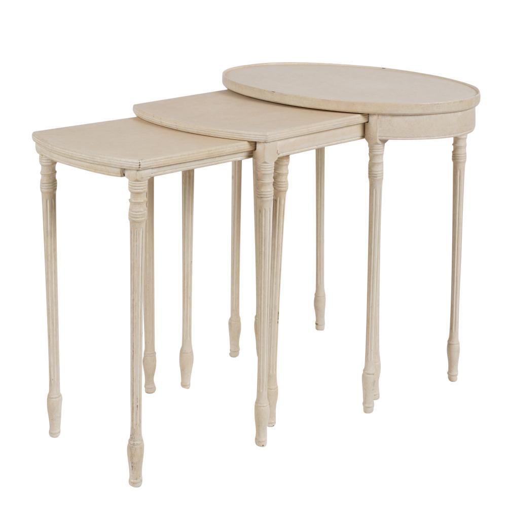 SET OF WHITE-PAINTED NESTING TABLESSet
