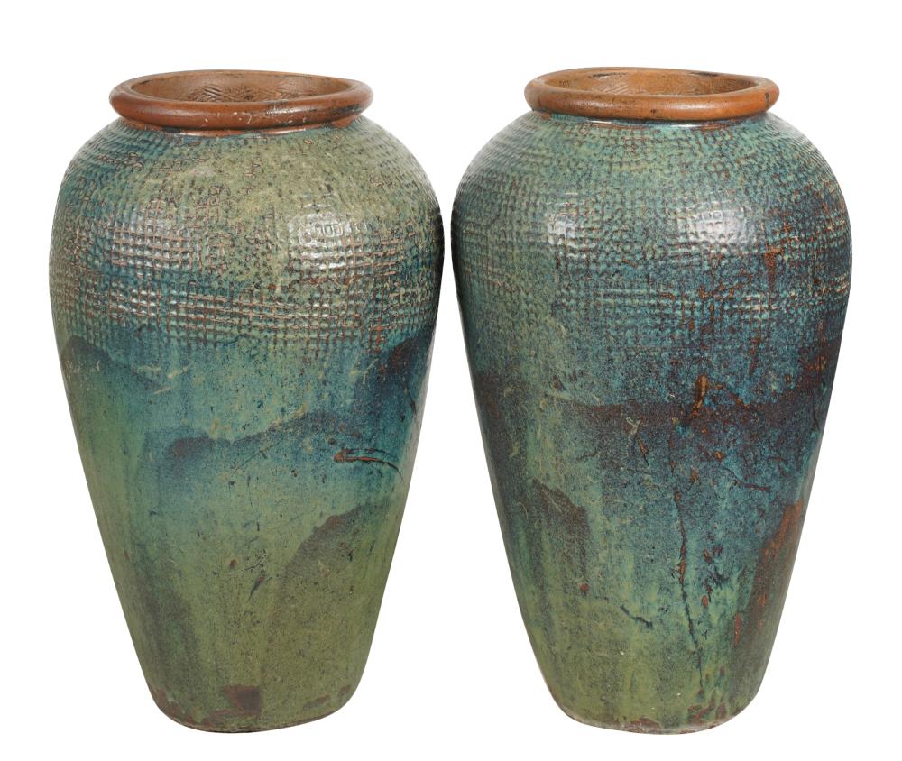 PAIR OF CONTEMPORARY GLAZED CERAMIC 3c8169