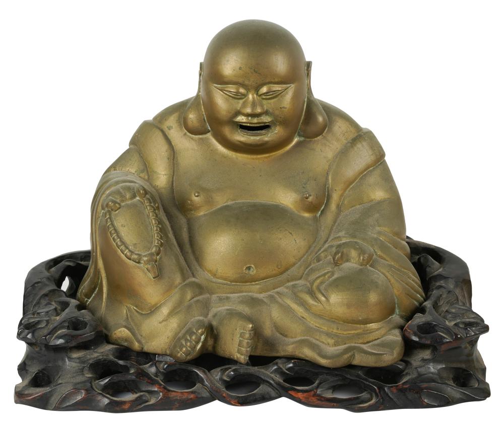 CHINESE BRASS BUDDHA FIGUREChinese