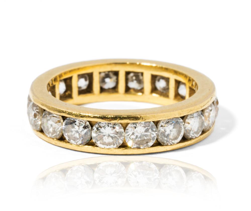 18 KARAT YELLOW GOLD AND DIAMOND 3c8284