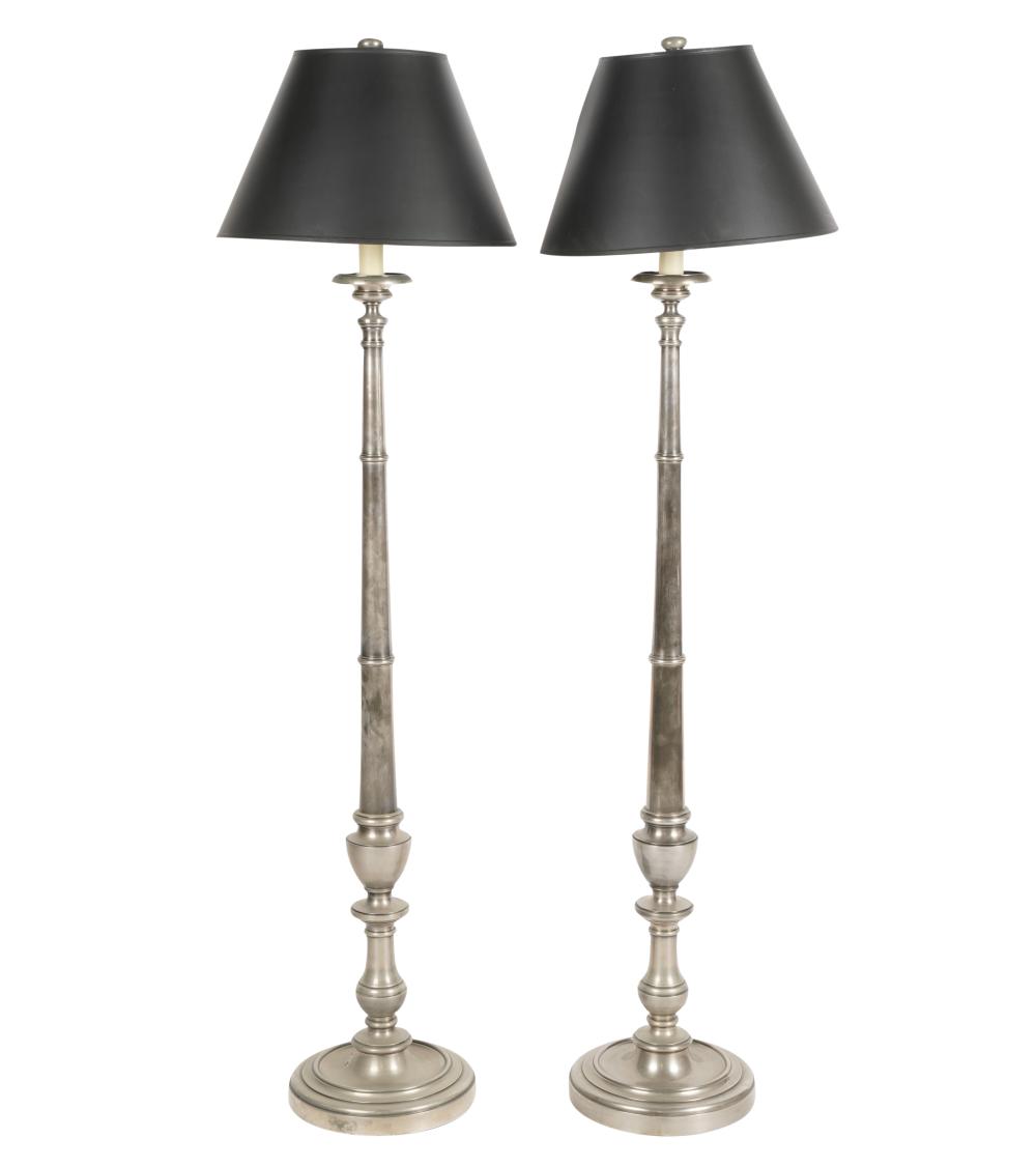 PAIR OF METAL FLOOR LAMPSPair of 3c8332