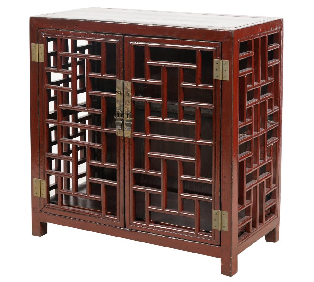 ASIAN INSPIRED LACQUERED WOOD CABINETAsian Inspired 3c8364