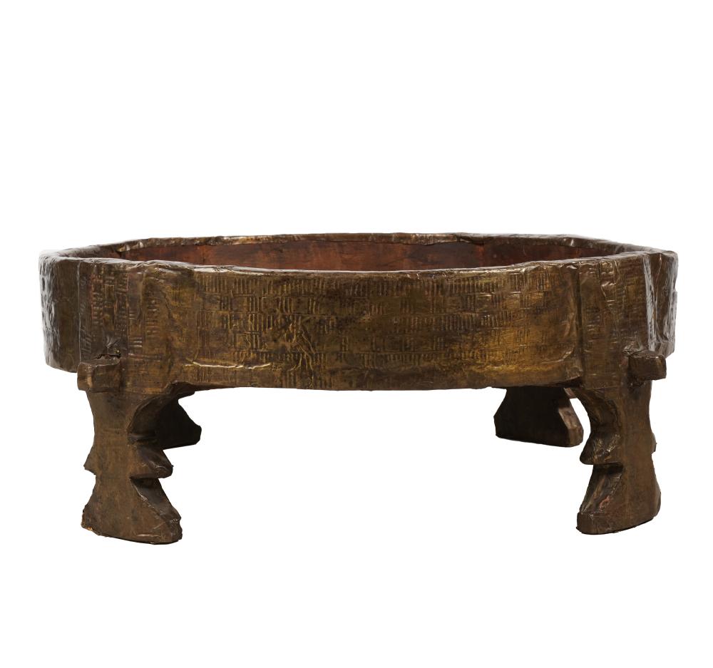 RUSTIC CARVED WOOD FOOTED BASINRustic