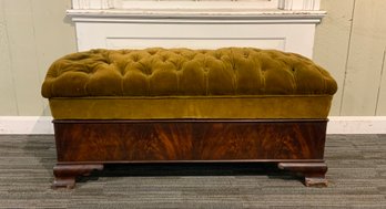 19th C hassock bench with a removable 3c882b