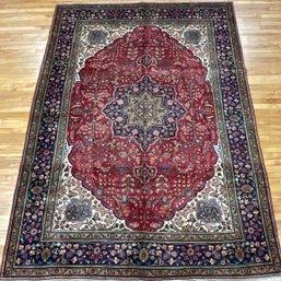 A small room size vintage Oriental 3c8877