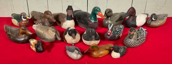 A large collection of vintage duck 3c8915