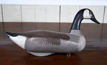 A vintage carved and painted goose 3c89c0