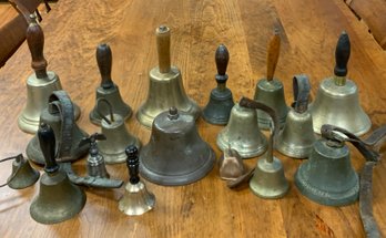 Seventeen antique and vintage brass