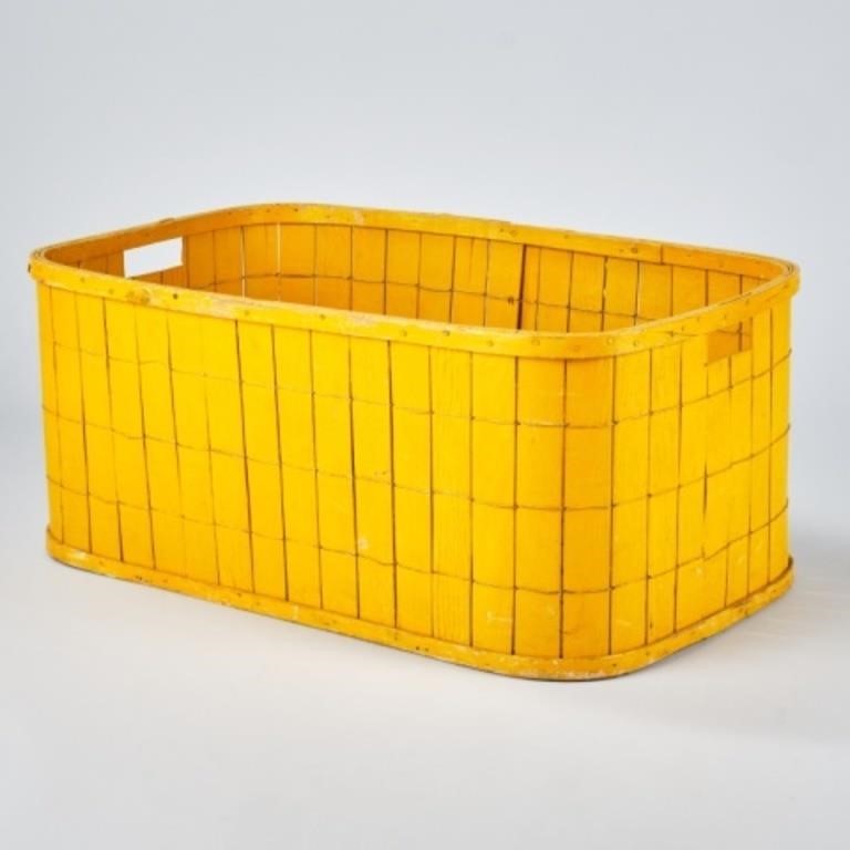 YELLOW SPLINT BASKETA large yellow