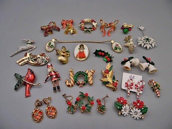 Group of Retro Christmas Jewelry. The