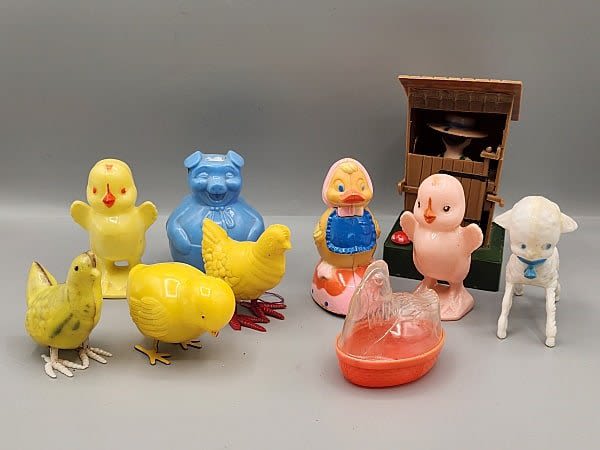 Group of 10 c1950 early plastic