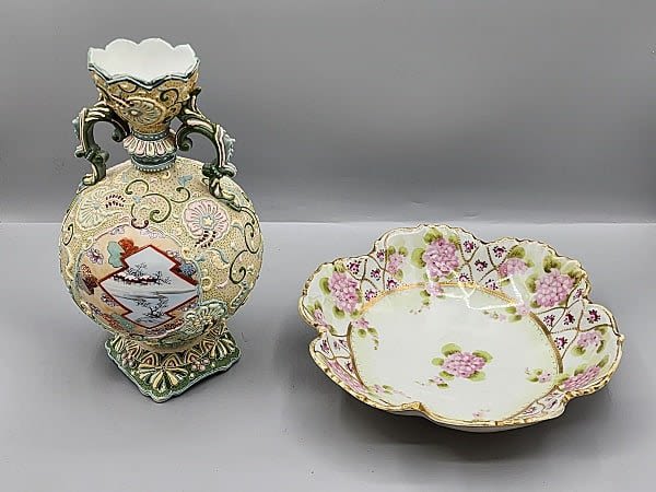 2 Vintage Japenese Porcelain Pieces  3c8f77